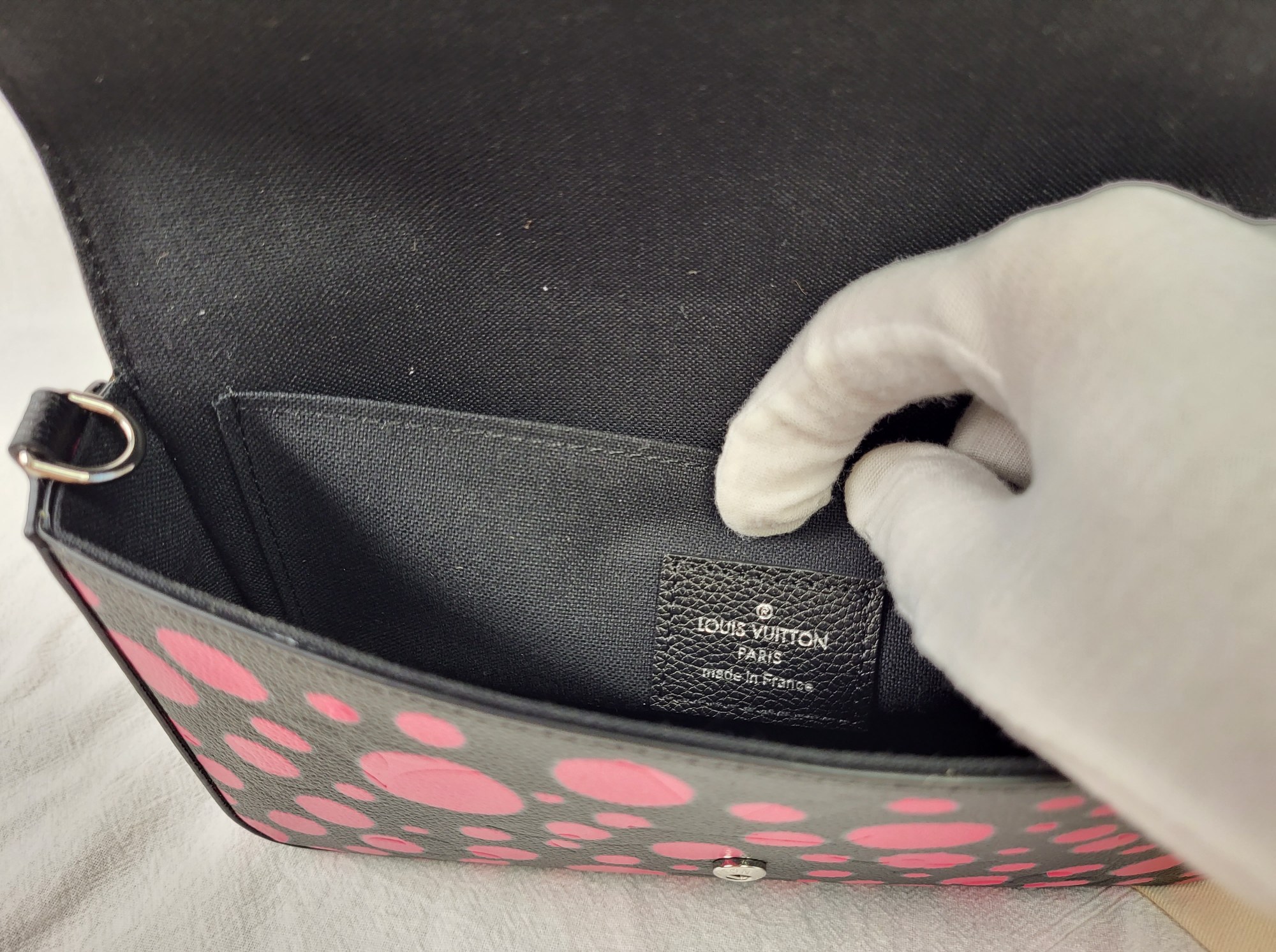 Louis Vuitton x Yayoi Kusama wallet side profile