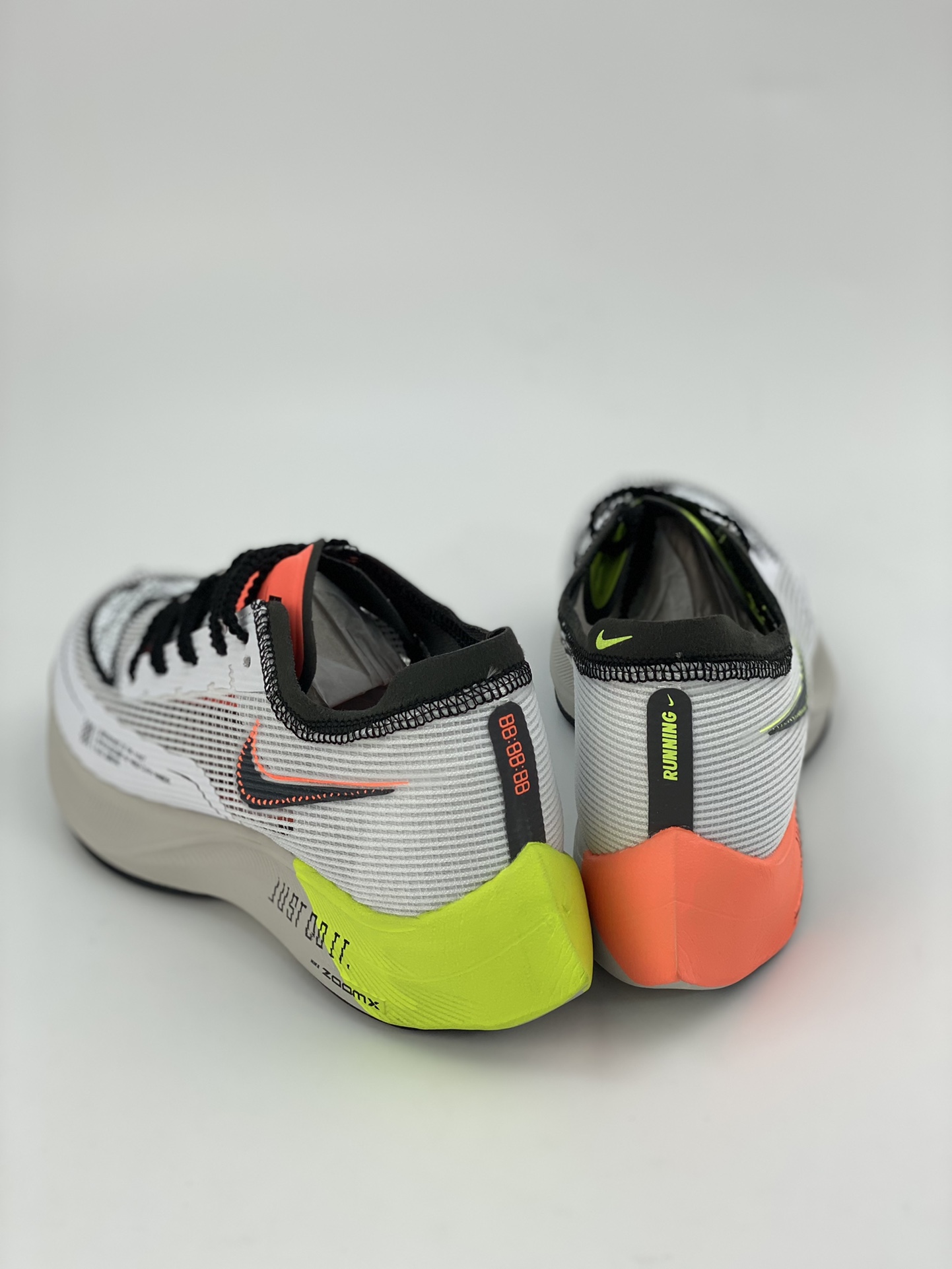 Nike ZoomX Vaporfly Next% marathon running shoes FB1846-101