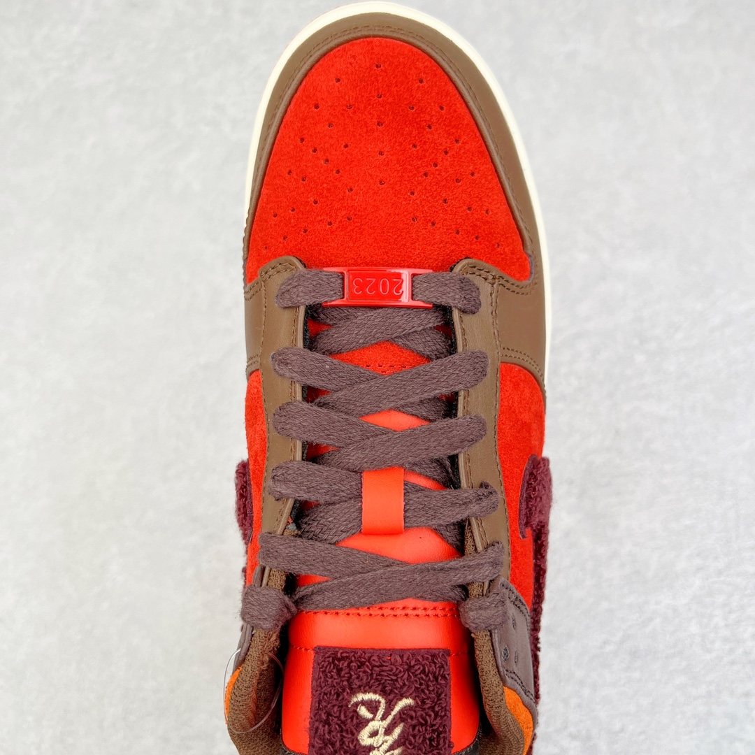 图片[4]-零售💰180 ＃G版福利特价‼NK SB Dunk Low\”Year of the Rabbit\” CNY中国年成都限定 棕橙 FD4203-661 毫无疑问市场中端王者 口碑大厂出品 品控大底版型不断改良更新 全套原纸板楦头开发 确保原汁原味 完美呈现DUNK版型 一比一鞋头弧度高度鞋身弧度 此版本只针对中端市场 皮料材质有所更替 其他数据细节工艺流程均保持一致 绝不口嗨 细节品控鞋型随意对比 独家私模官方第六代原厂航空铝磨具打磨大底 鞋头坡度极致还原 无解鞋型 原盒原配 圈内天花板工艺 原厂玻璃冲刀 超高清洁度 全鞋零毛边皮料切割 原厂中底布点胶 中底布拉帮走线遵循公司 SIZE：35.5 36 36.5 37.5 38 38.5 39 40 40.5 41 42 42.5 43 44 44.5 45 46 47.5 编码：by1936080-运动鞋