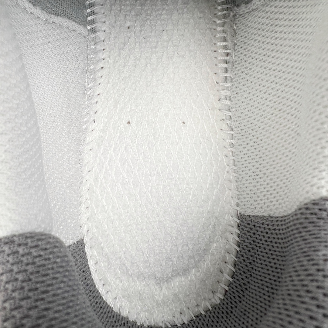 图片[9]-＃纯原 新百伦NB New Balance MR530 全套原楦原纸板原厂数据开发 原厂网纱 原装进口皮料正确卡色 正确中底拉帮中底网布细节 冲裁组合 匠心打造 耗时两个月开发完成 工艺极其复杂难度可想而知 新开独立私模大底 全网唯一正确做旧组合大底 高端零售专供产物 尺码：36 37 37.5 38 38.5 39.5 40 40.5 41.5 42 42.5 43 44 44.5-选品中心