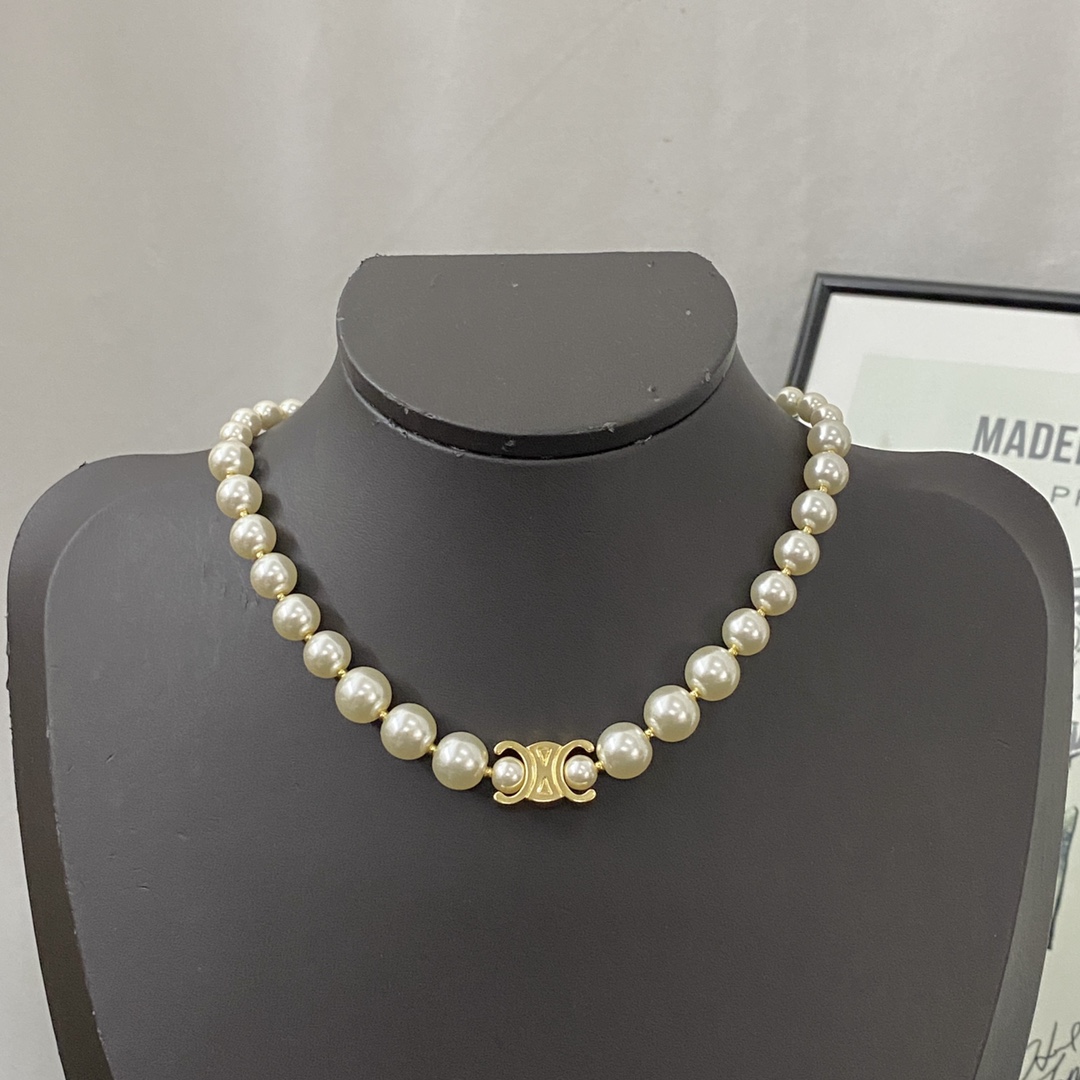 ydwseceline项链热销款爆上新 一致zp赛琳凯旋门logo珍珠项链简约而极具品味的设计，更加凸显出独特的魅力
