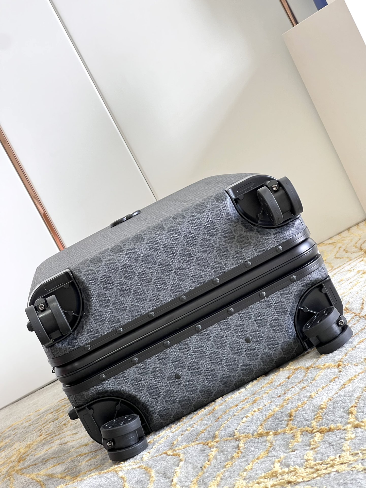 Gucci Horizon Monogram Rolling Luggage | Travel in Style and Sophistication 7 i1685253668 2779 5