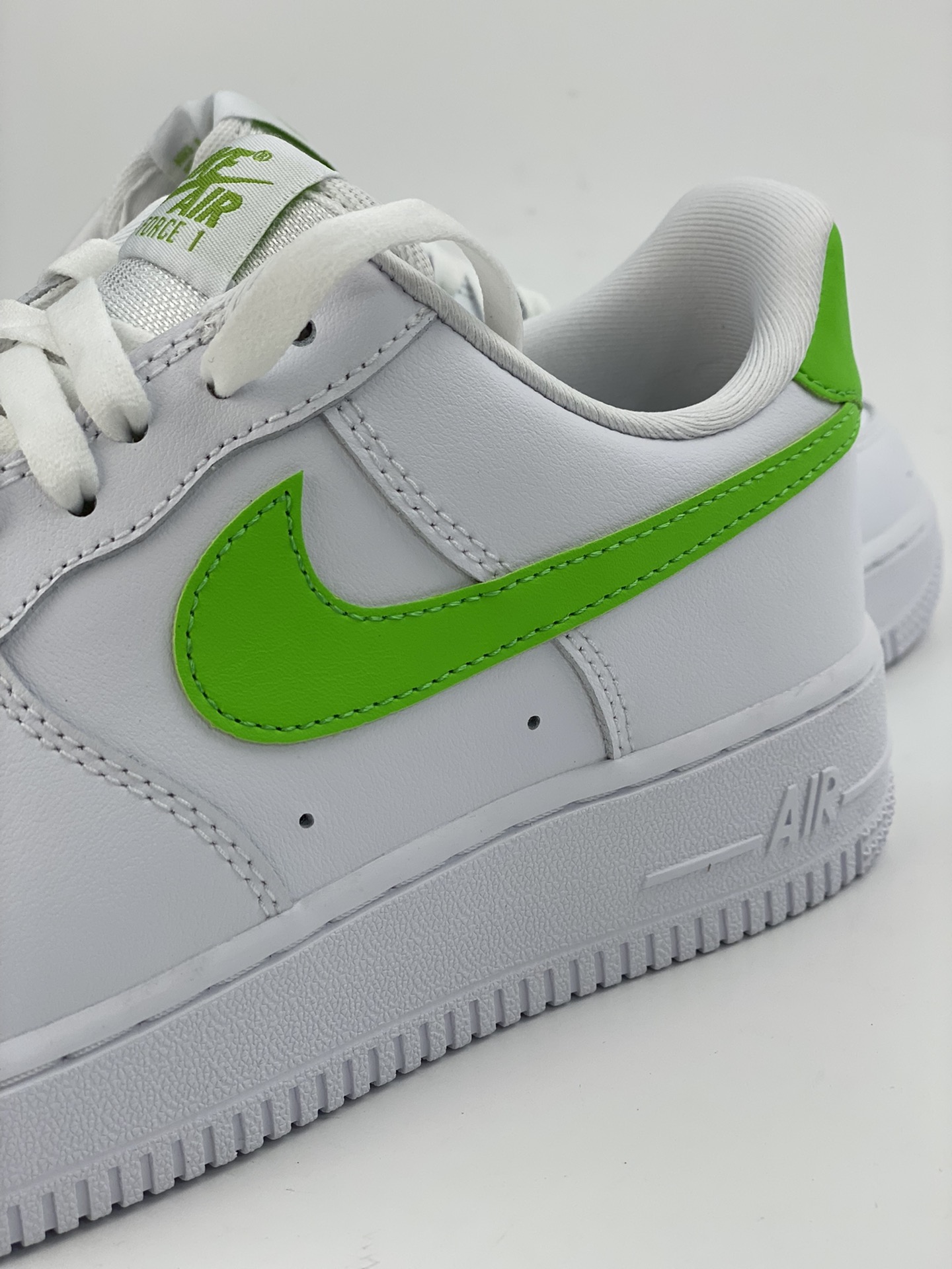 Nike Air Force 1 Low 07 White Sports Green DD8985-112