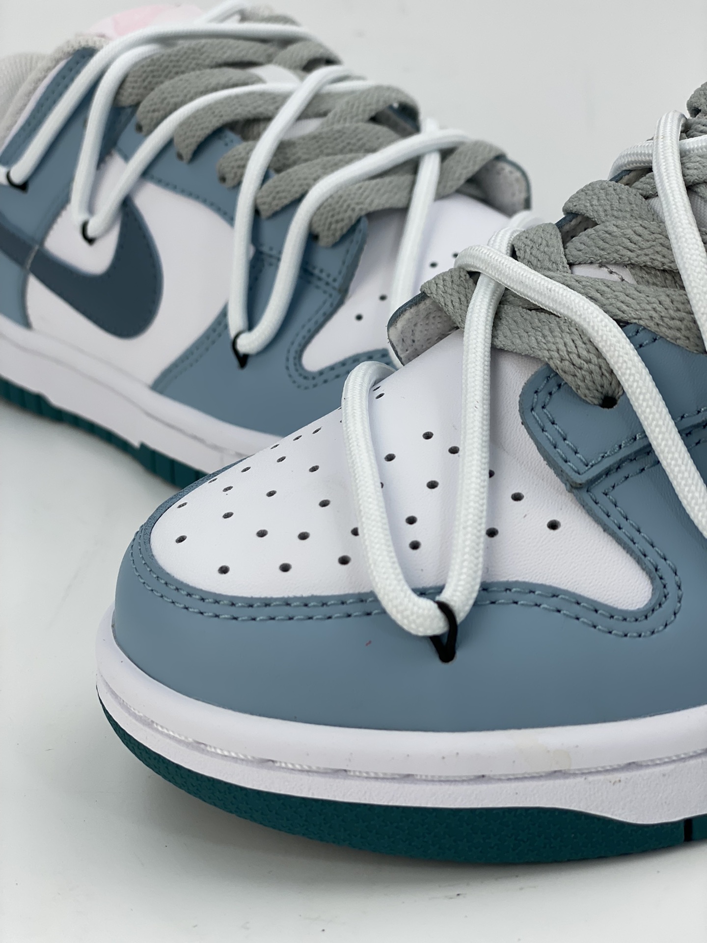 Nike SB Dunk Low strappy soda gray white blue FD9911-101