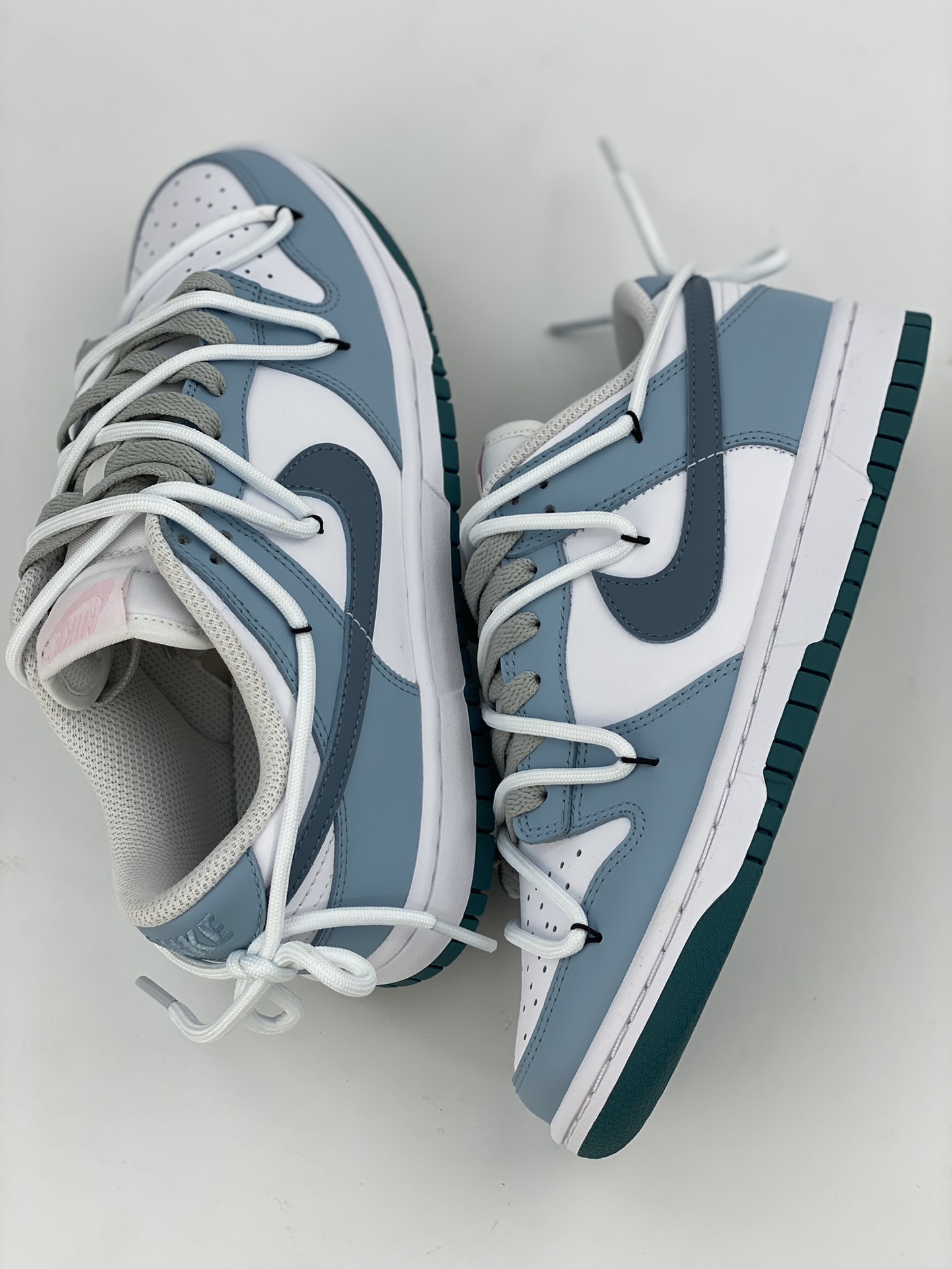 Nike SB Dunk Low strappy soda gray white blue FD9911-101