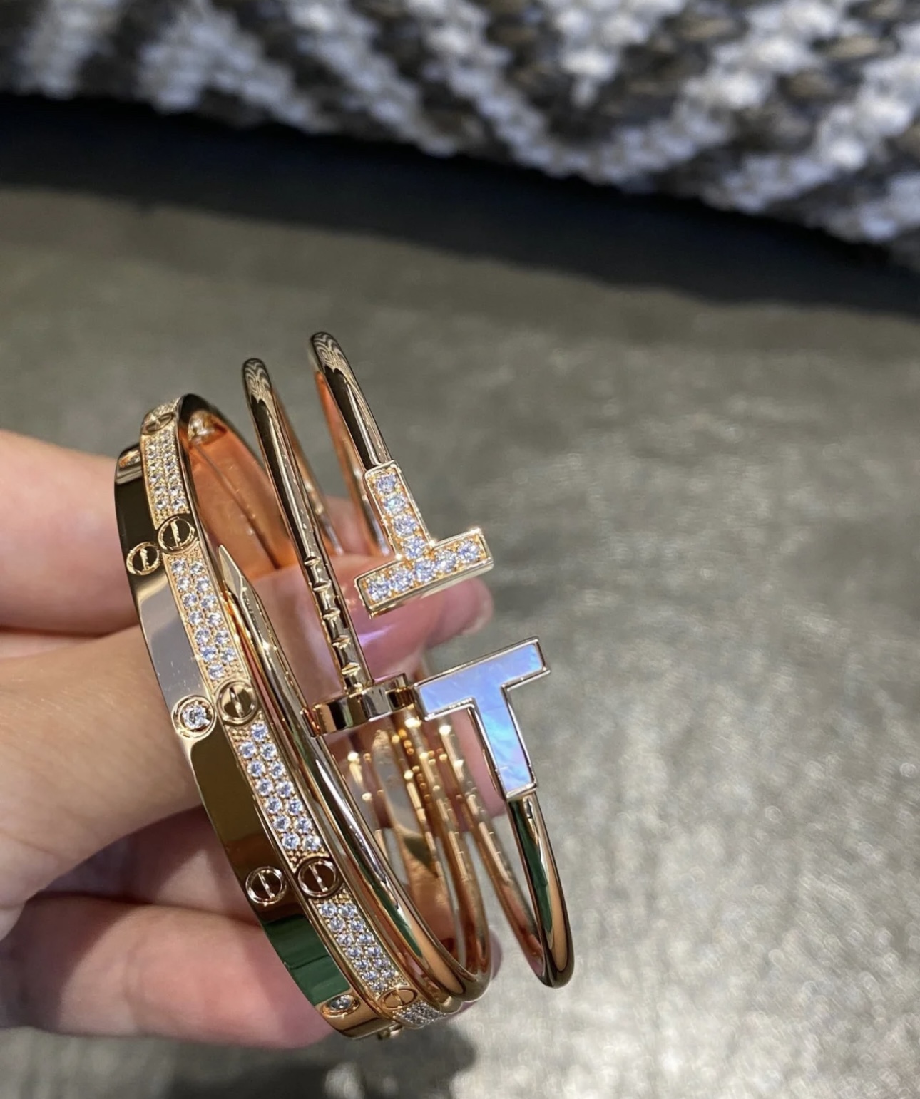A timeless classic bracelet, ideal for stacking - Comprehensive 4