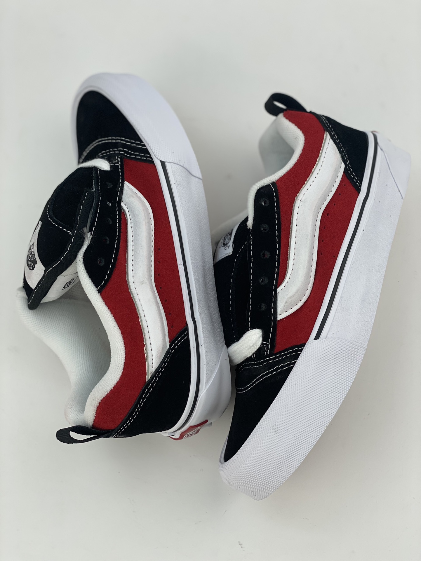 Vans official Knu Skool black and red contrasting American classic color matching men's and women's shoes