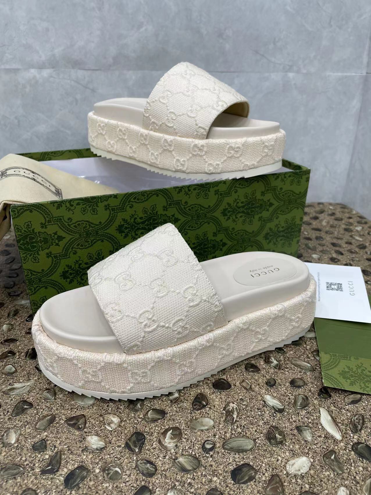 P220GUCCI Sitio web oficial Nuevo Sandalias de fondo grueso para mujer Primavera Verano Nuevo El log