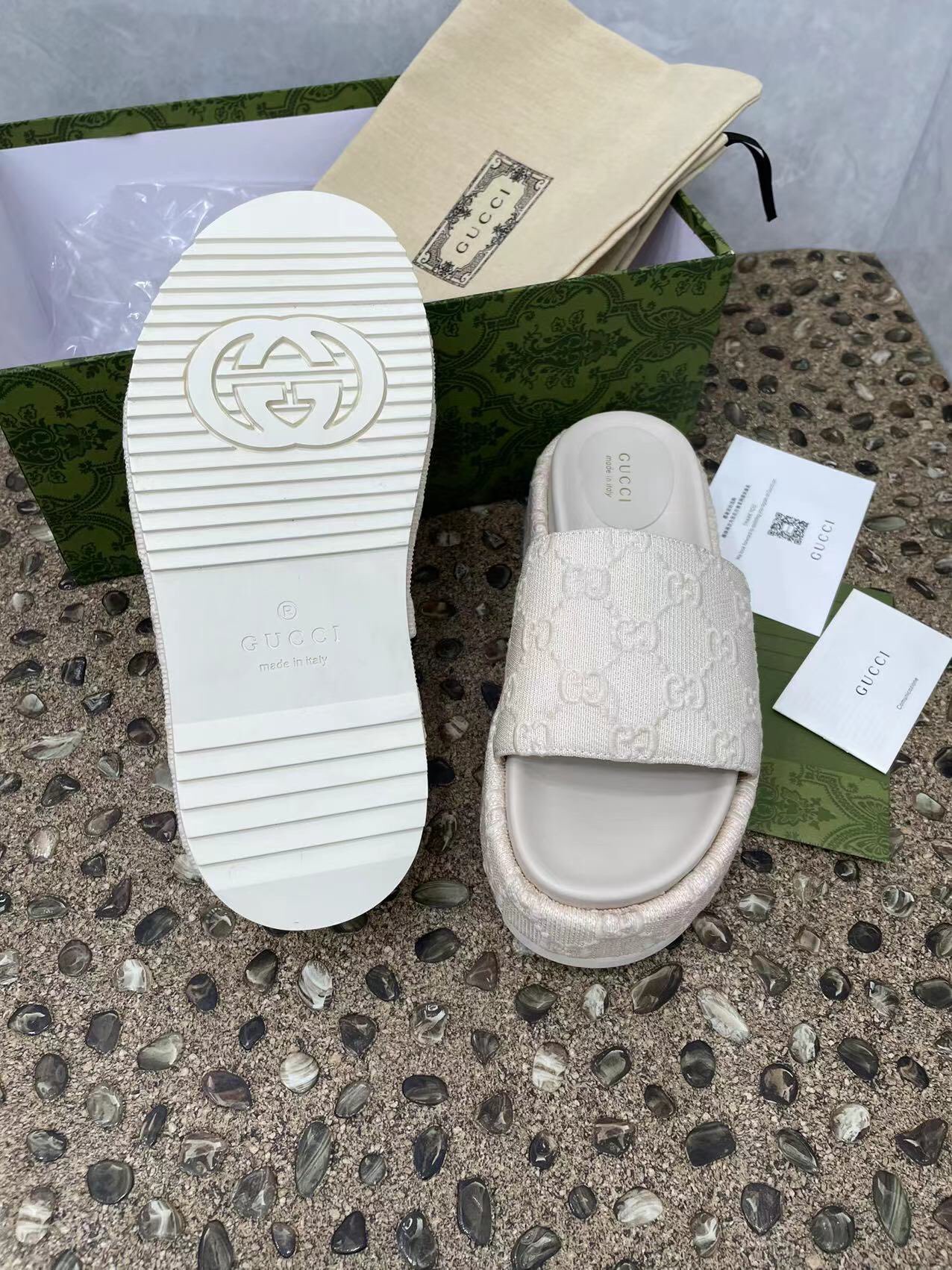 P220GUCCI Sitio web oficial Nuevo Sandalias de fondo grueso para mujer Primavera Verano Nuevo El log