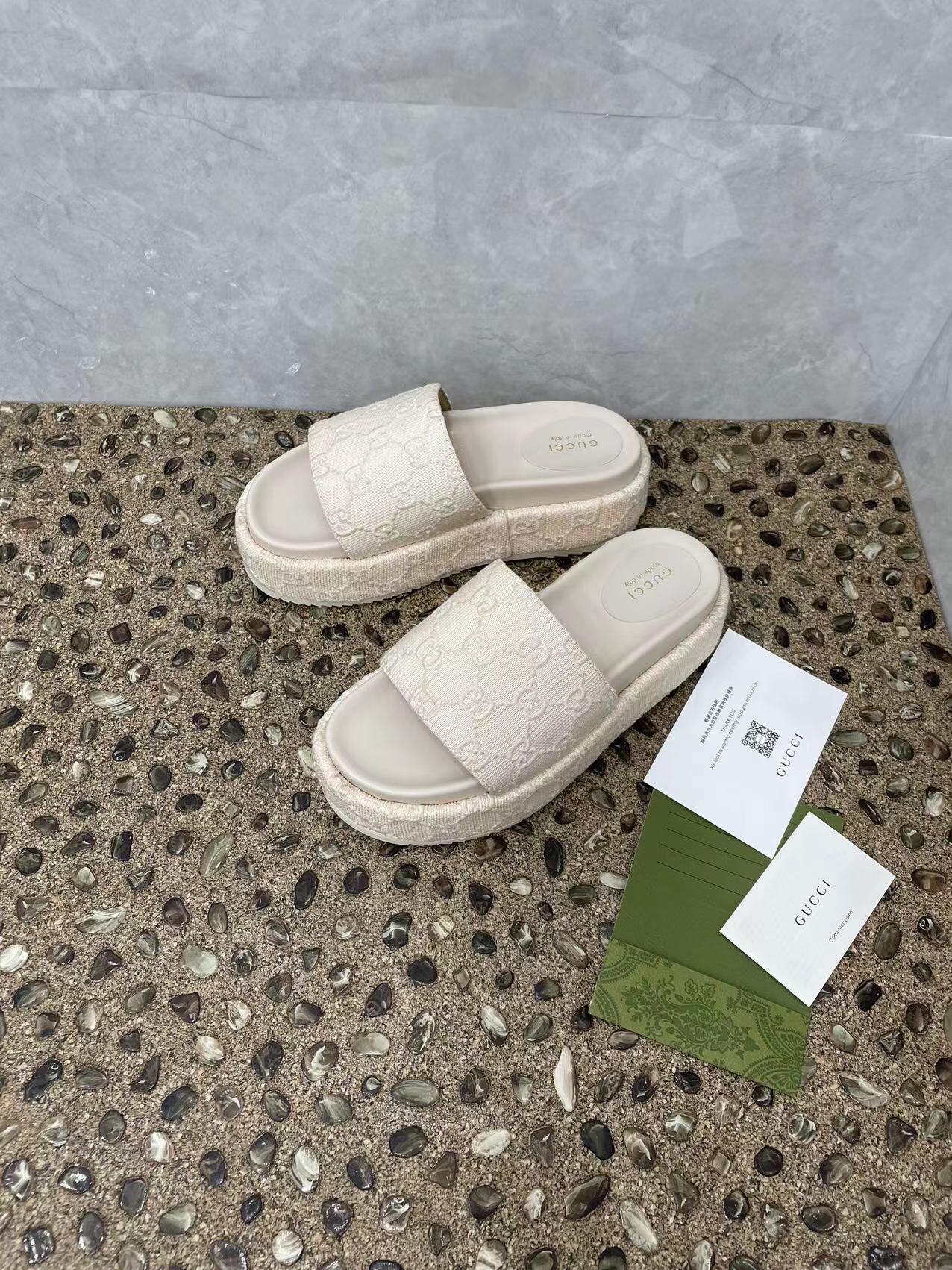 P220GUCCI Sitio web oficial Nuevo Sandalias de fondo grueso para mujer Primavera Verano Nuevo El log