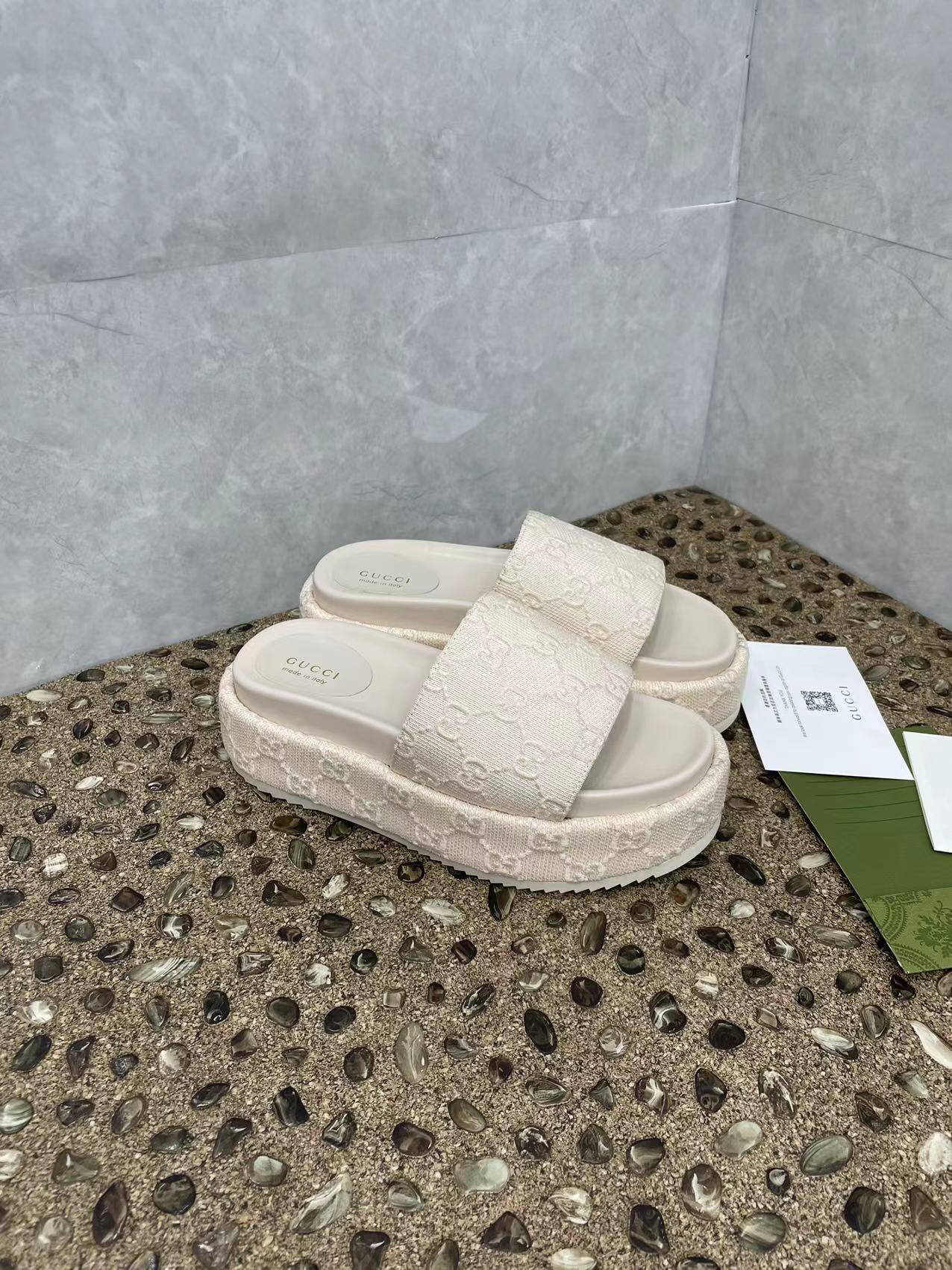 P220GUCCI Sitio web oficial Nuevo Sandalias de fondo grueso para mujer Primavera Verano Nuevo El log