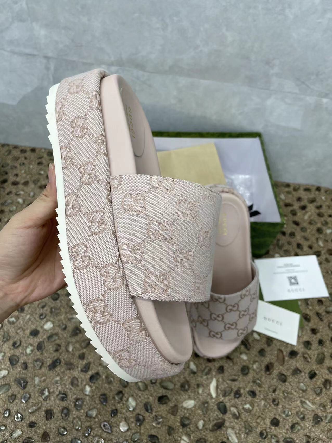 P220GUCCI Sitio web oficial Nuevo Sandalias de fondo grueso para mujer Primavera Verano Nuevo El log