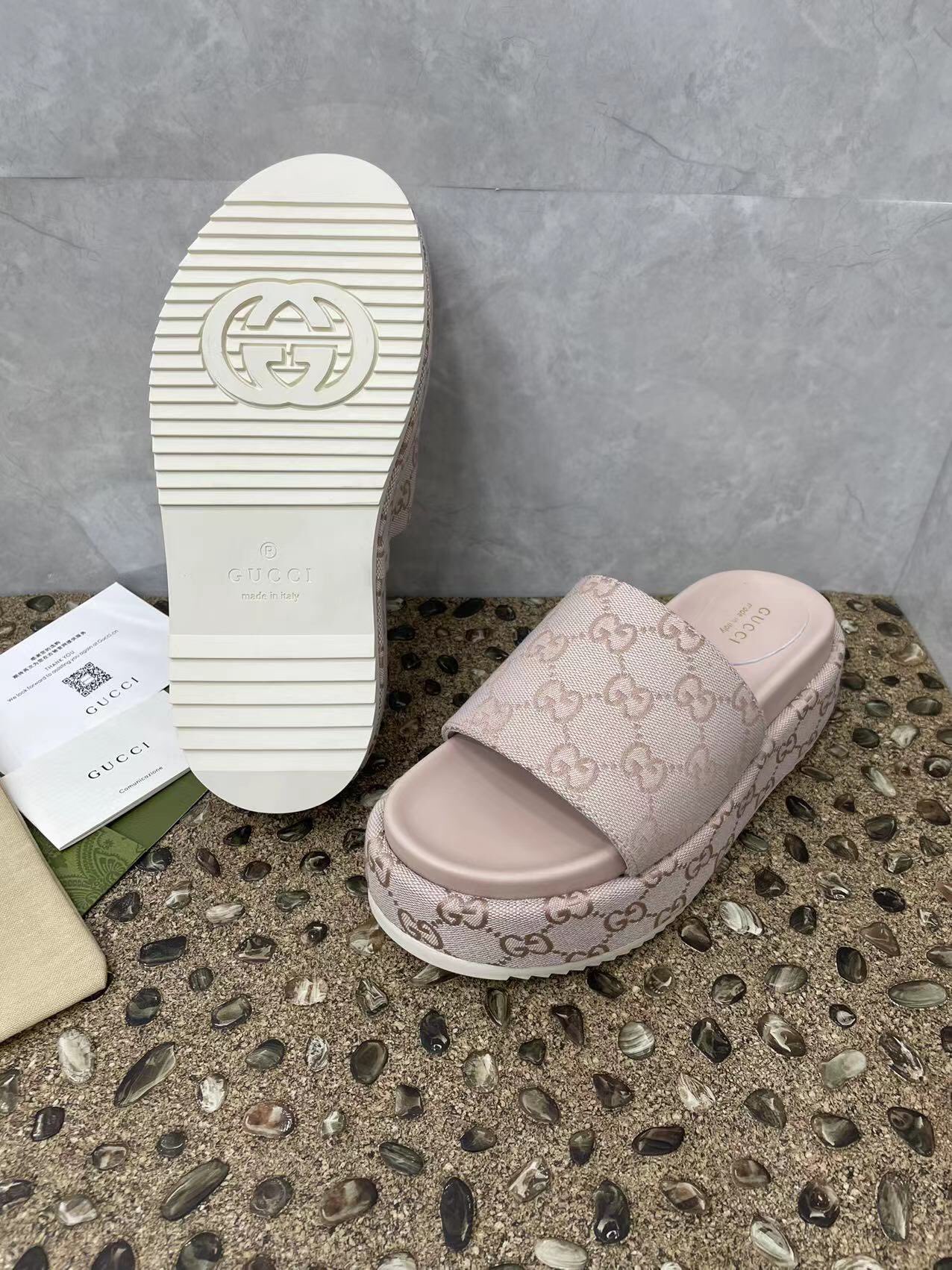 P220GUCCI Sitio web oficial Nuevo Sandalias de fondo grueso para mujer Primavera Verano Nuevo El log