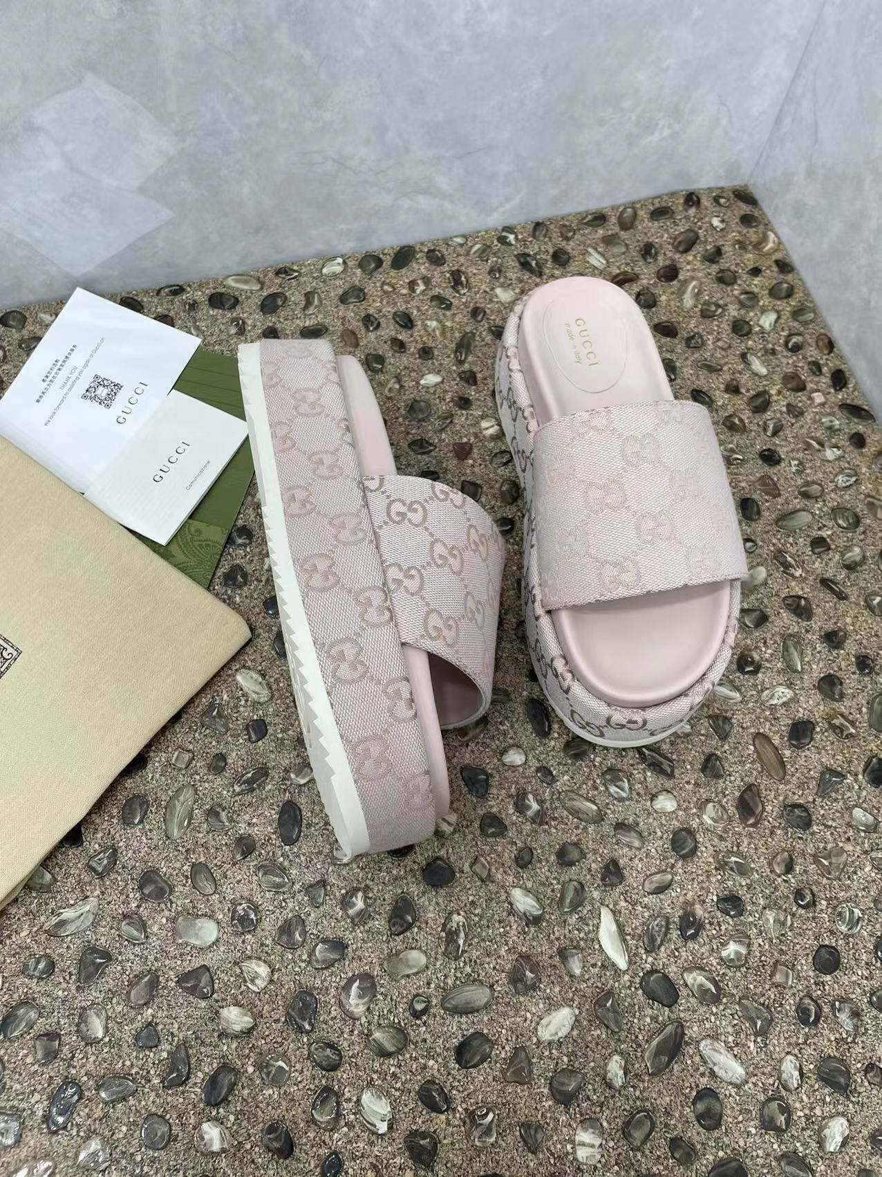 P220GUCCI Sitio web oficial Nuevo Sandalias de fondo grueso para mujer Primavera Verano Nuevo El log