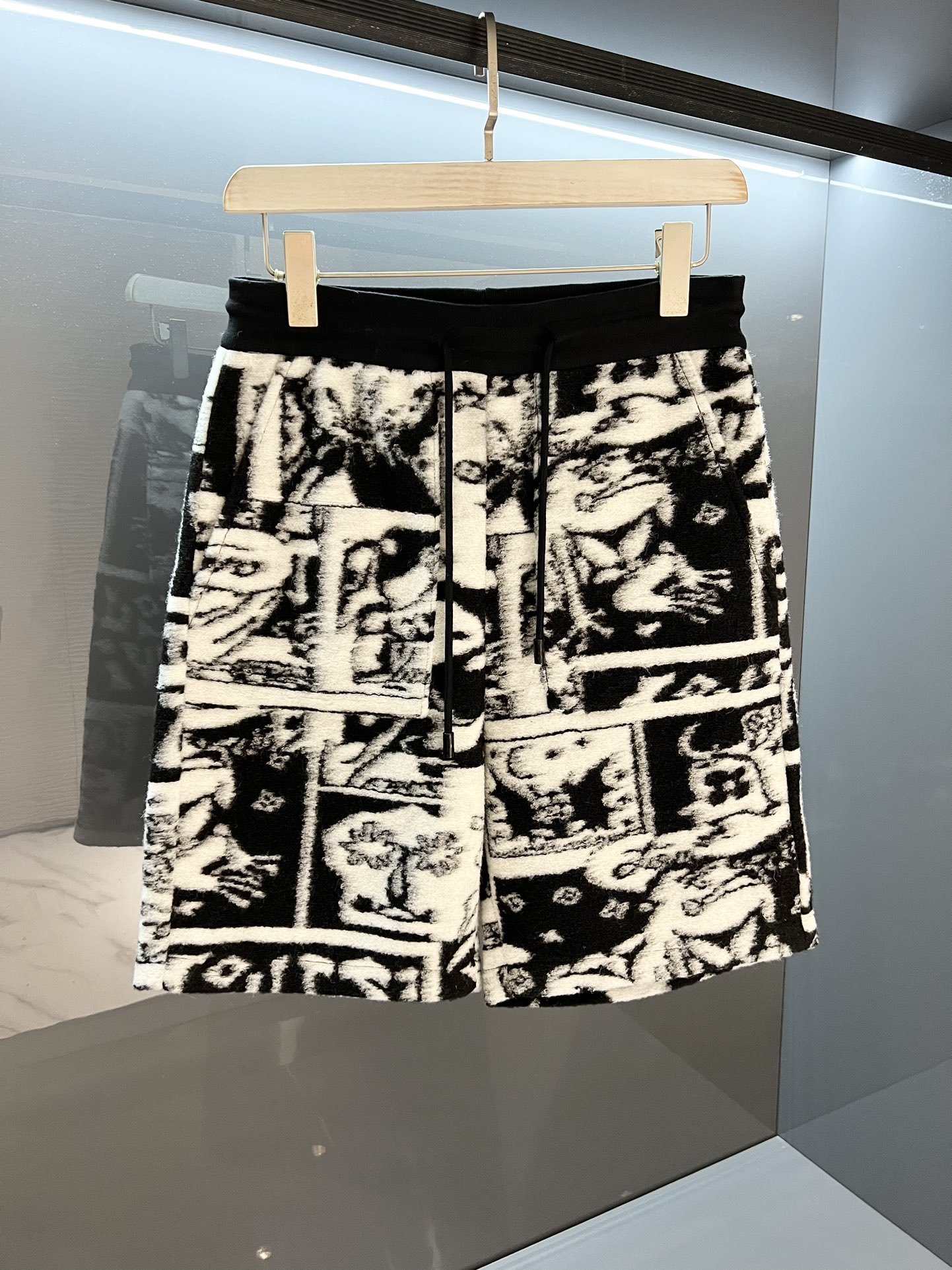 Louis Vuitton Clothing Shorts Black Knitting Wool Spring/Summer Collection Fashion