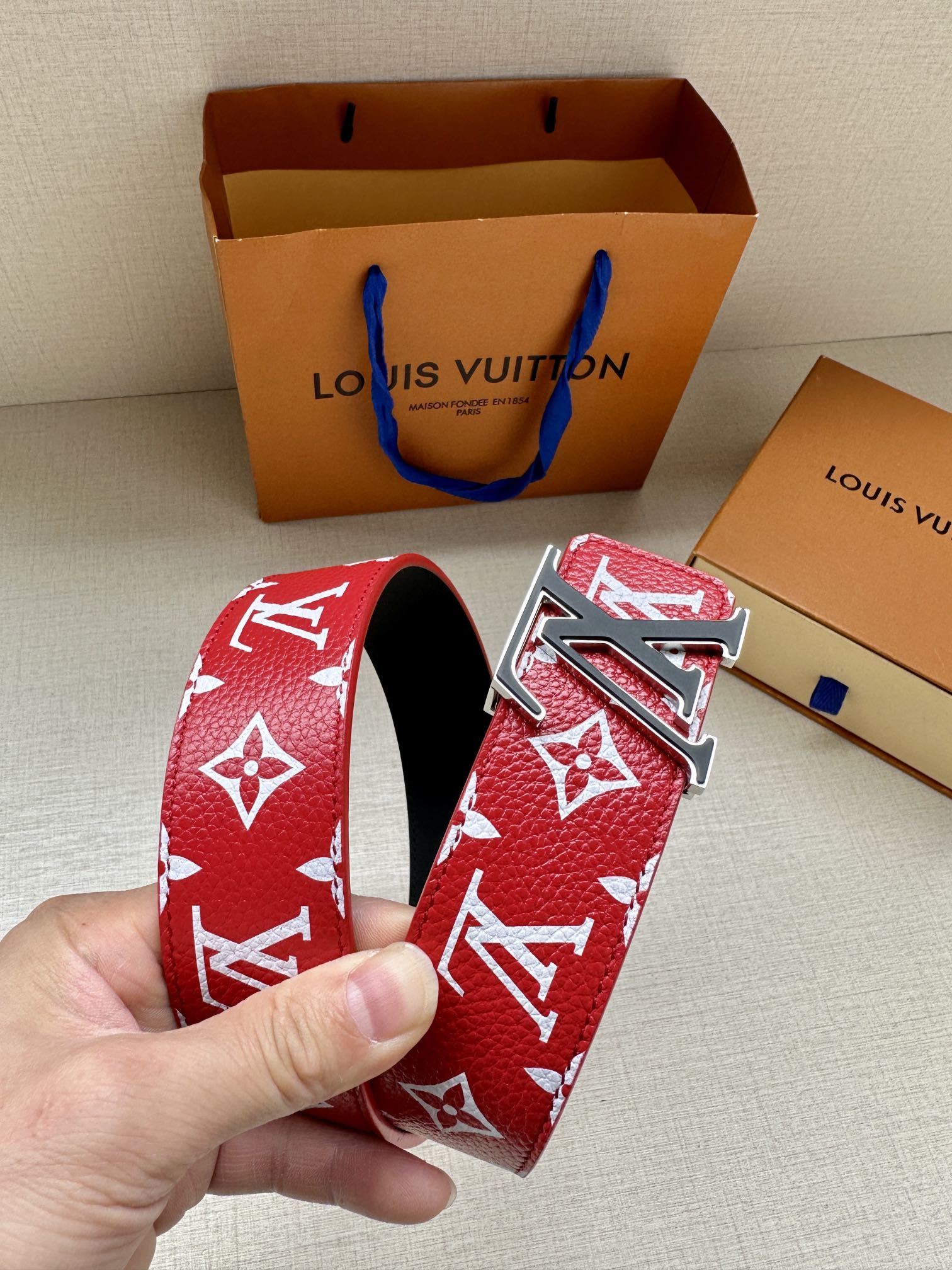LVxSupreme联名合作款出货劲