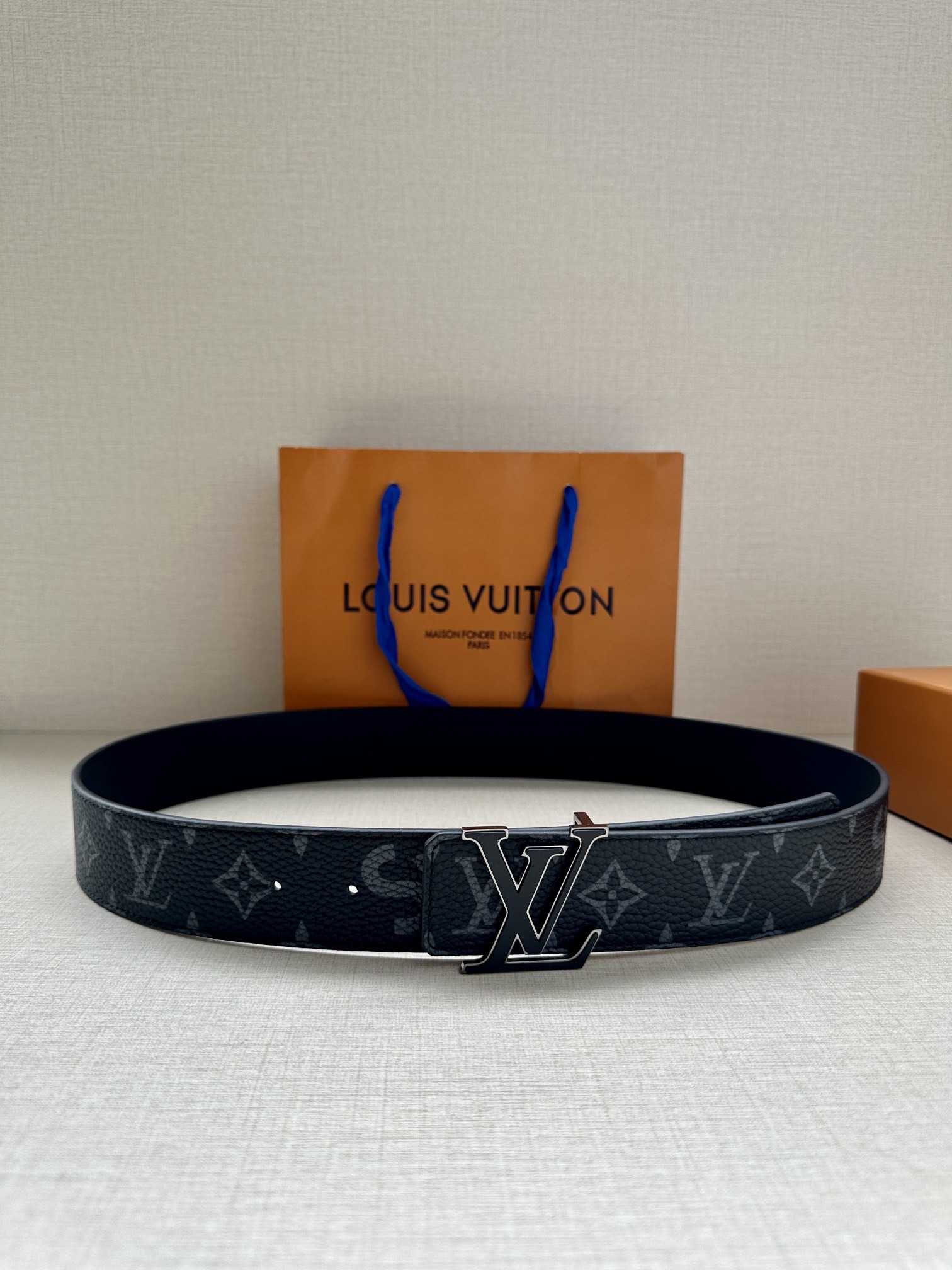 LVxSupreme联名合作款出货劲