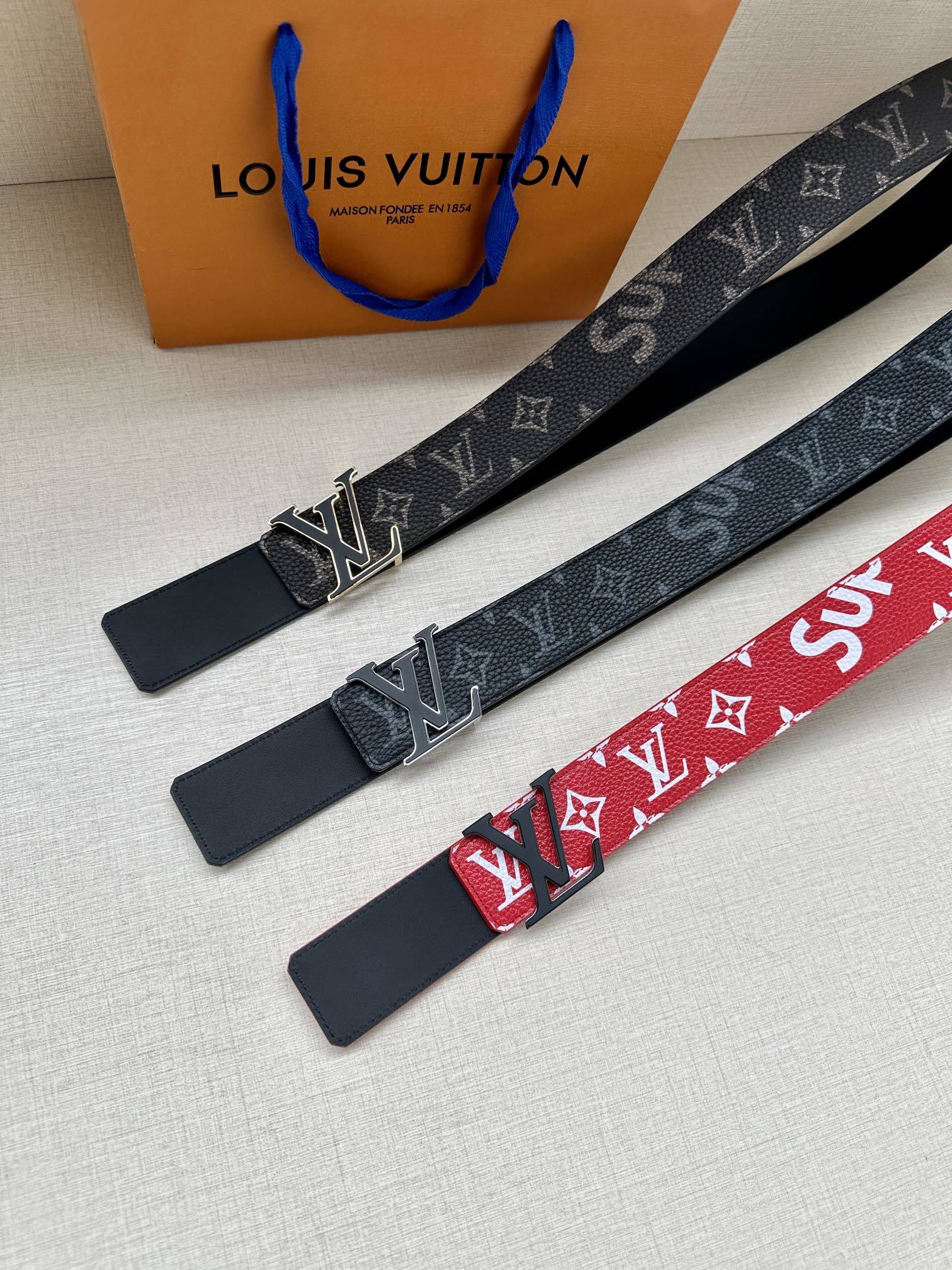 LVxSupreme联名合作款出货劲