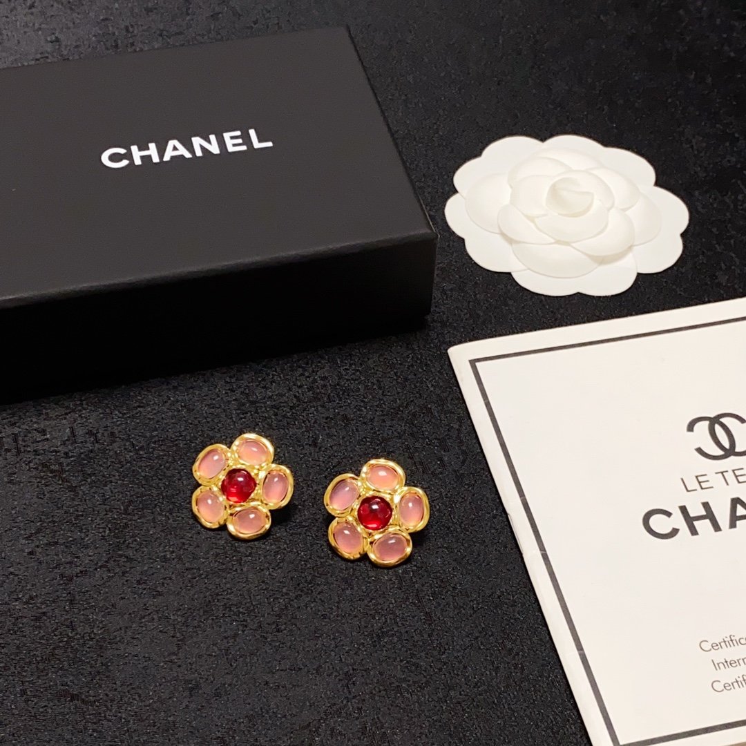 Chanel小香双C简约花朵粉色花瓣