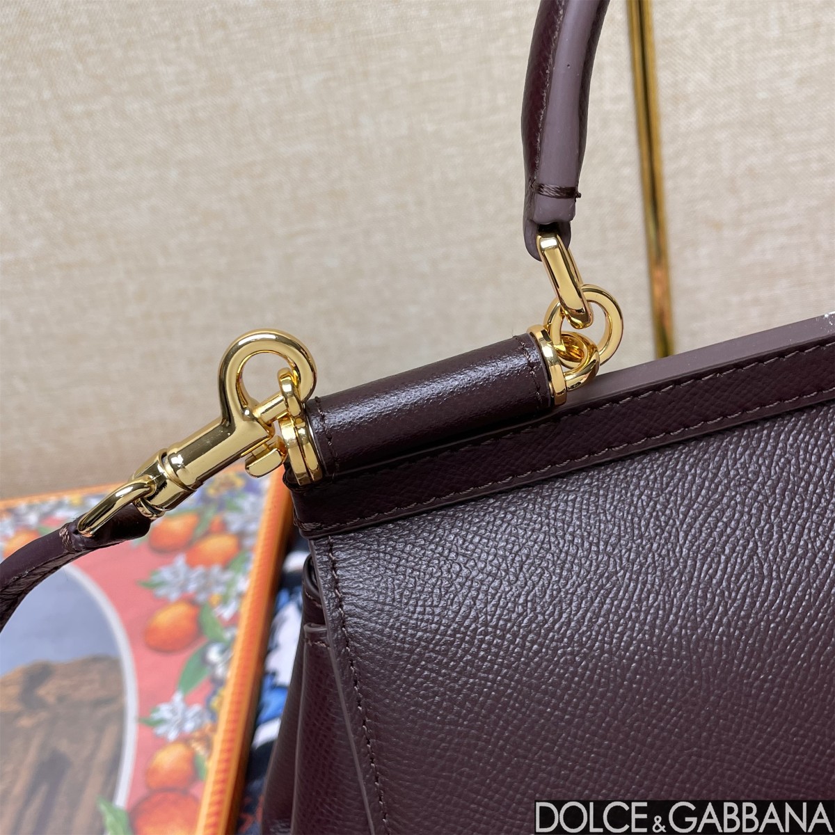 Dolce & Gabbana Sicily Small Red Leather Shoulder Bag - Iconic Design 7 a1685291880572 1304