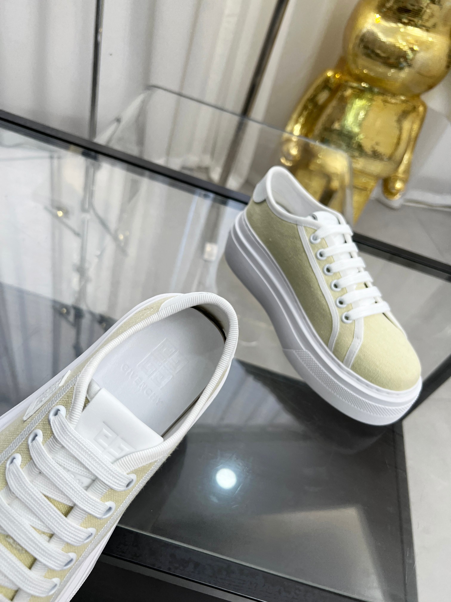 Givenchy 2023 Show: Leather Prints, Imported Cotton, Soft Pu-can Rubber - 图片 2