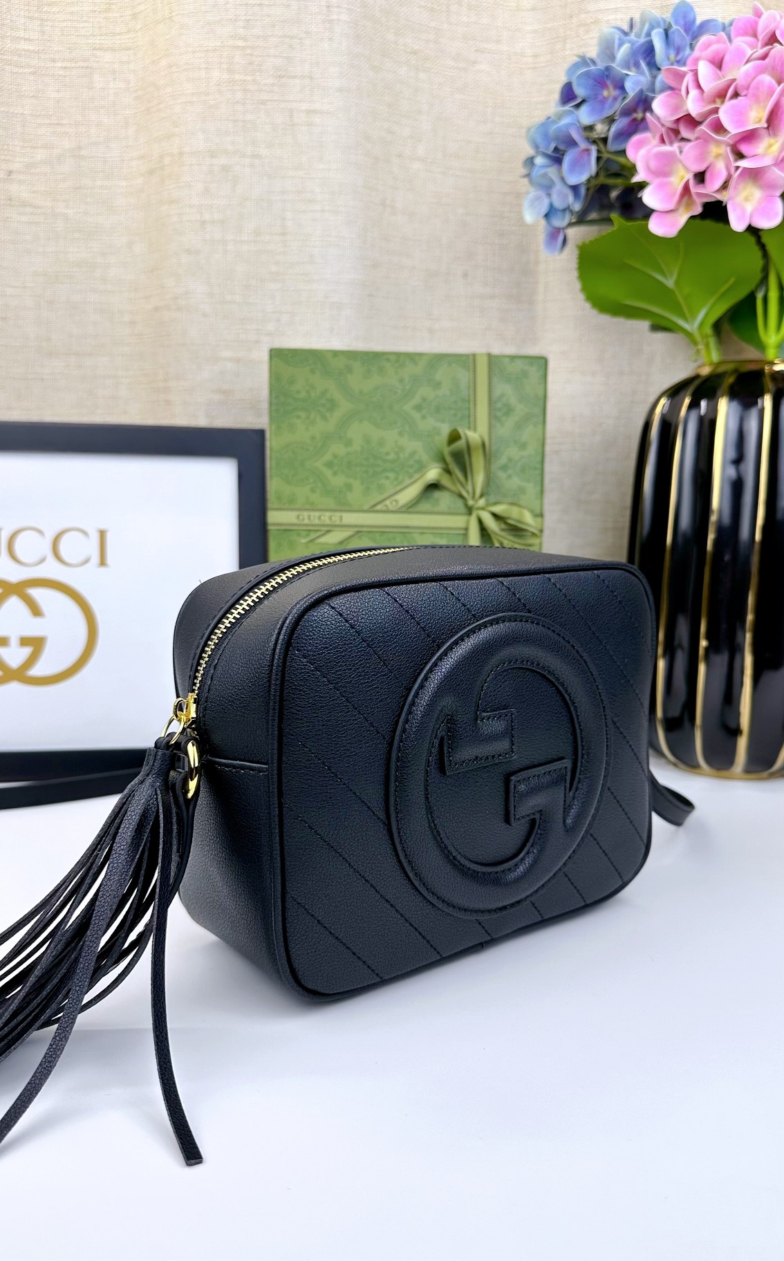 Gucci Blondie小号肩背包 - エレガントなラウンドデザインとNFC認証付き