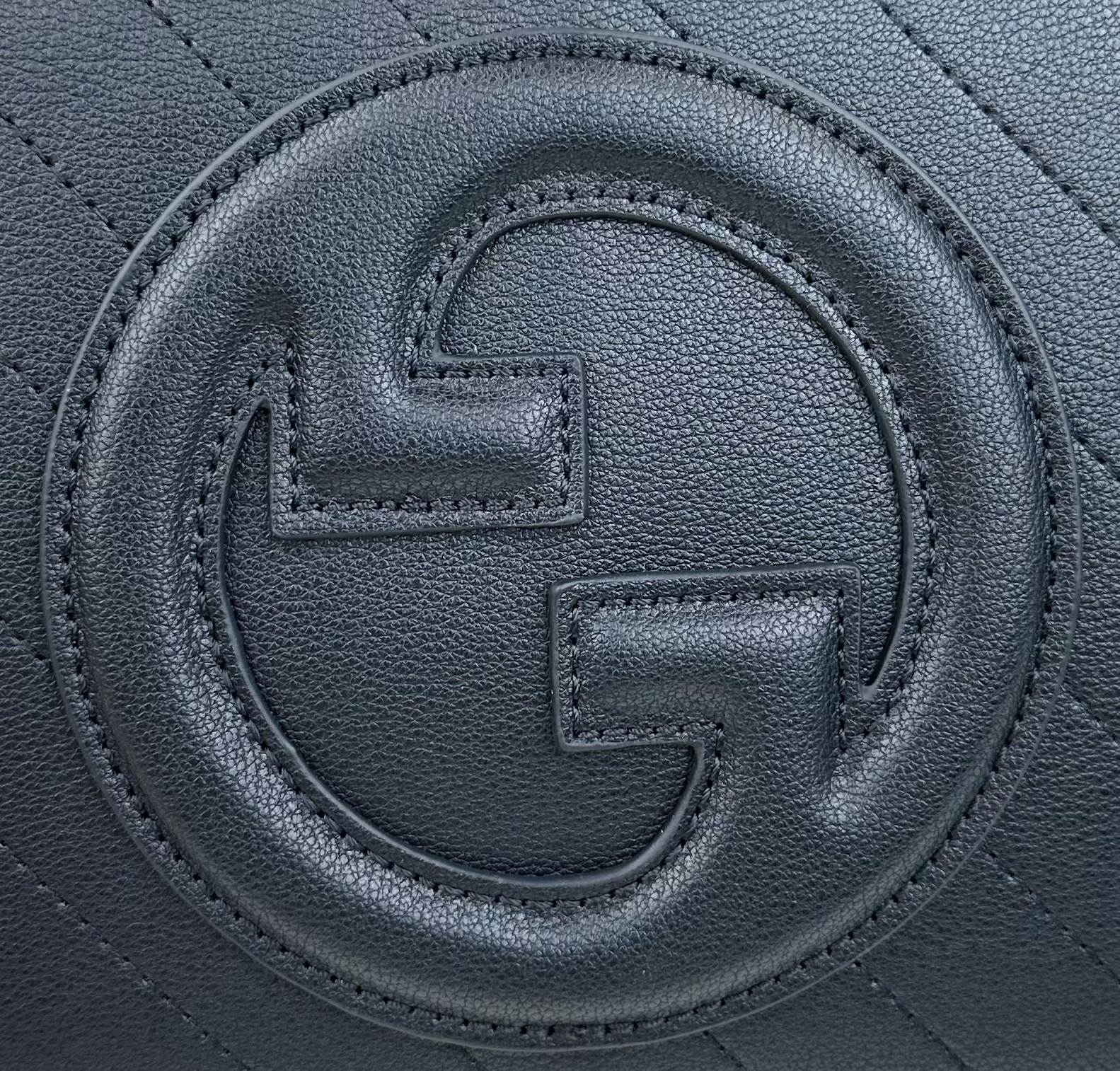 Gucci Blondie小号肩背包 - エレガントなラウンドデザインとNFC認証付き