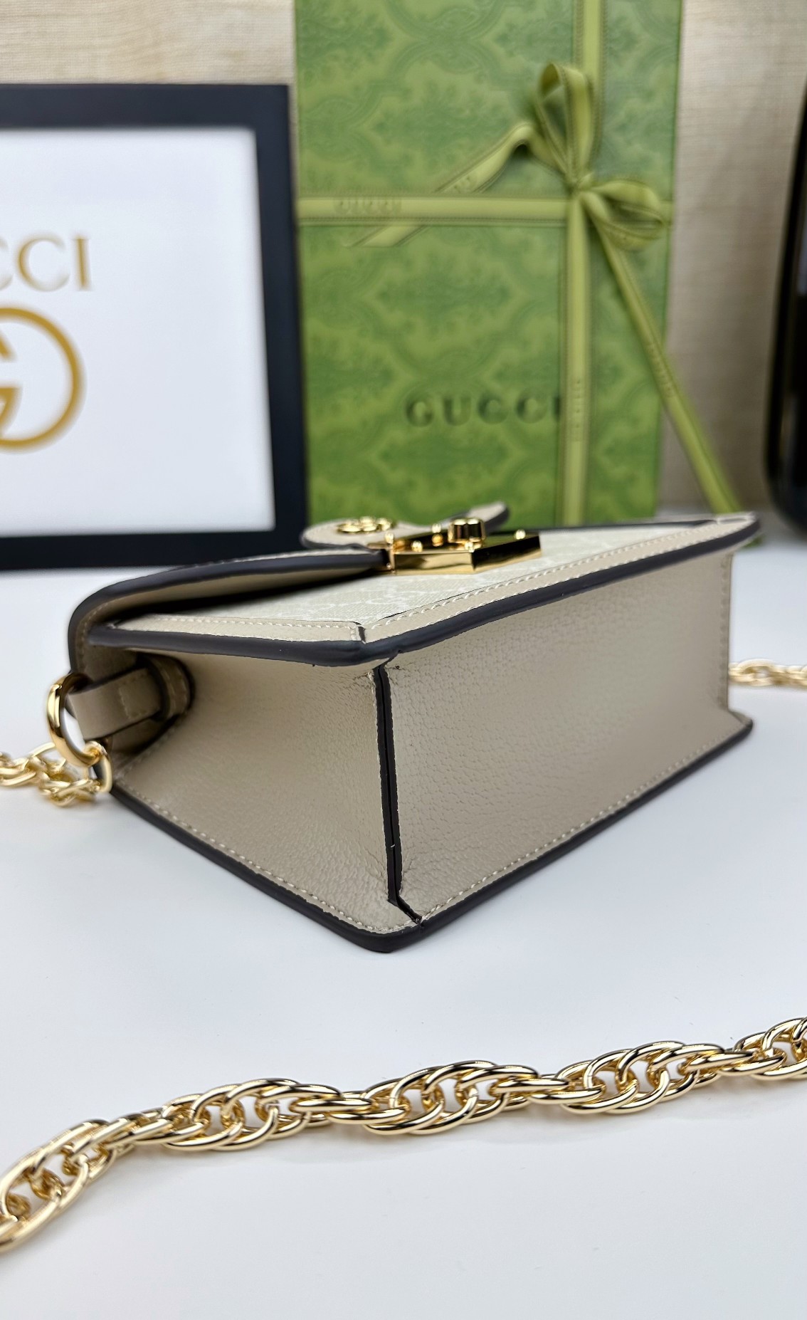 Supreme Ophidia Mini Shoulder Bag - クラシックなデザインと高級感