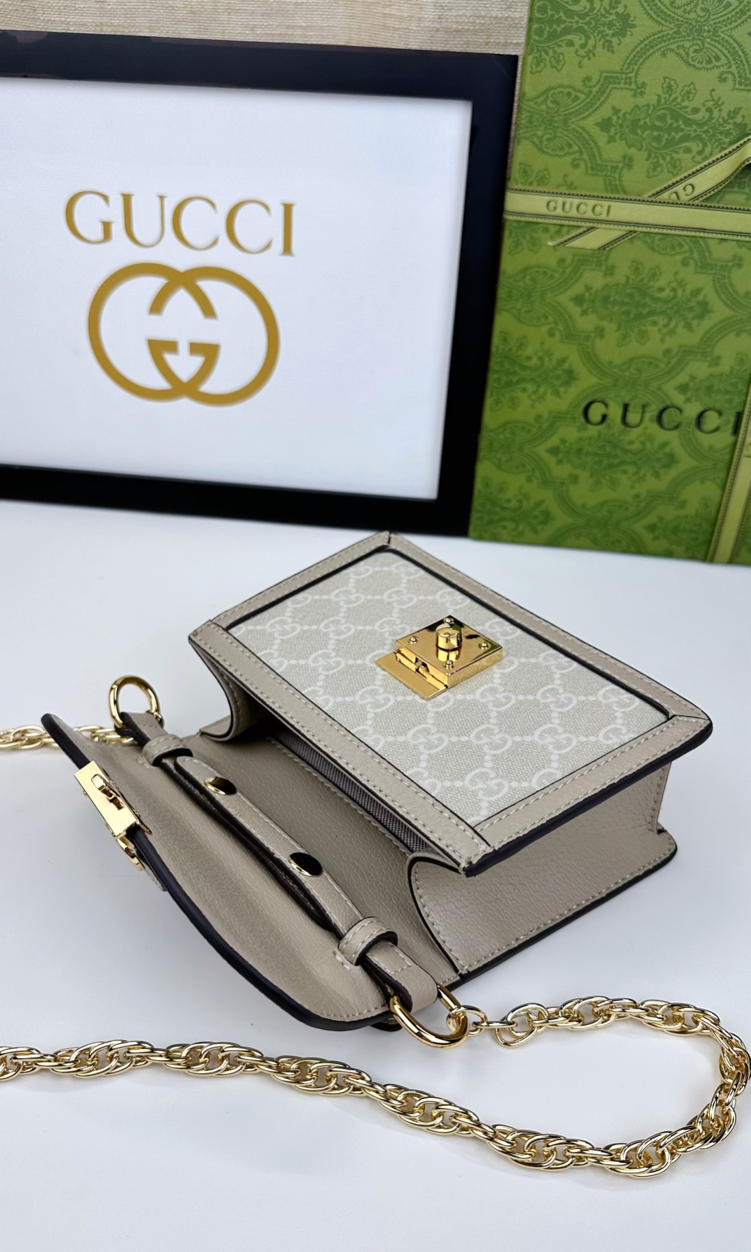 Supreme Ophidia Mini Shoulder Bag - クラシックなデザインと高級感