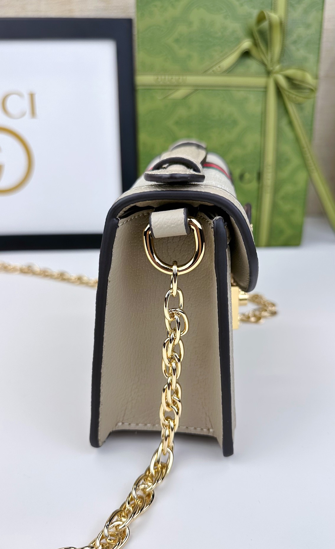 Supreme Ophidia Mini Shoulder Bag - クラシックなデザインと高級感