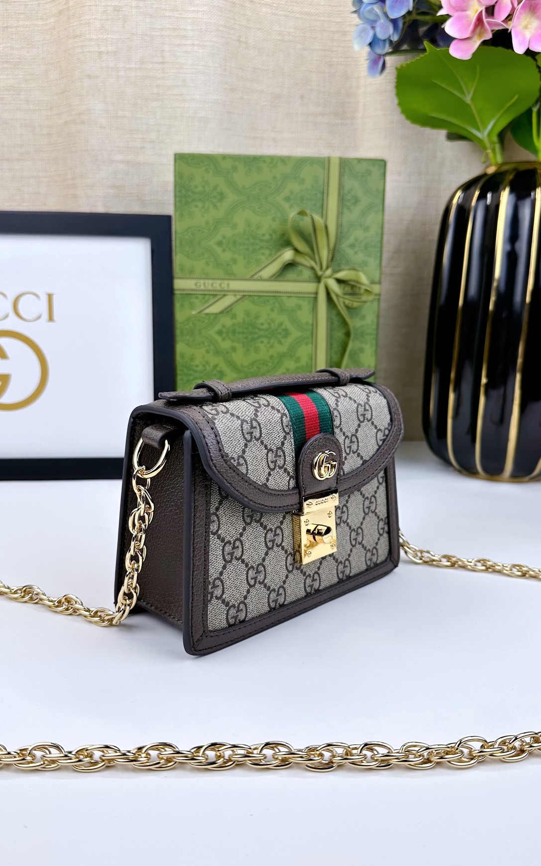 Supreme Ophidiaミニ肩背包 - 30年代インスパイアのデザイン