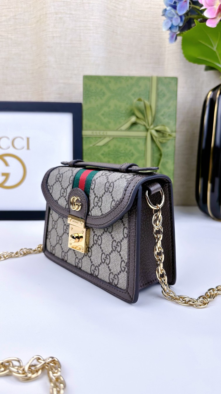 Supreme Ophidiaミニ肩背包 - 30年代インスパイアのデザイン