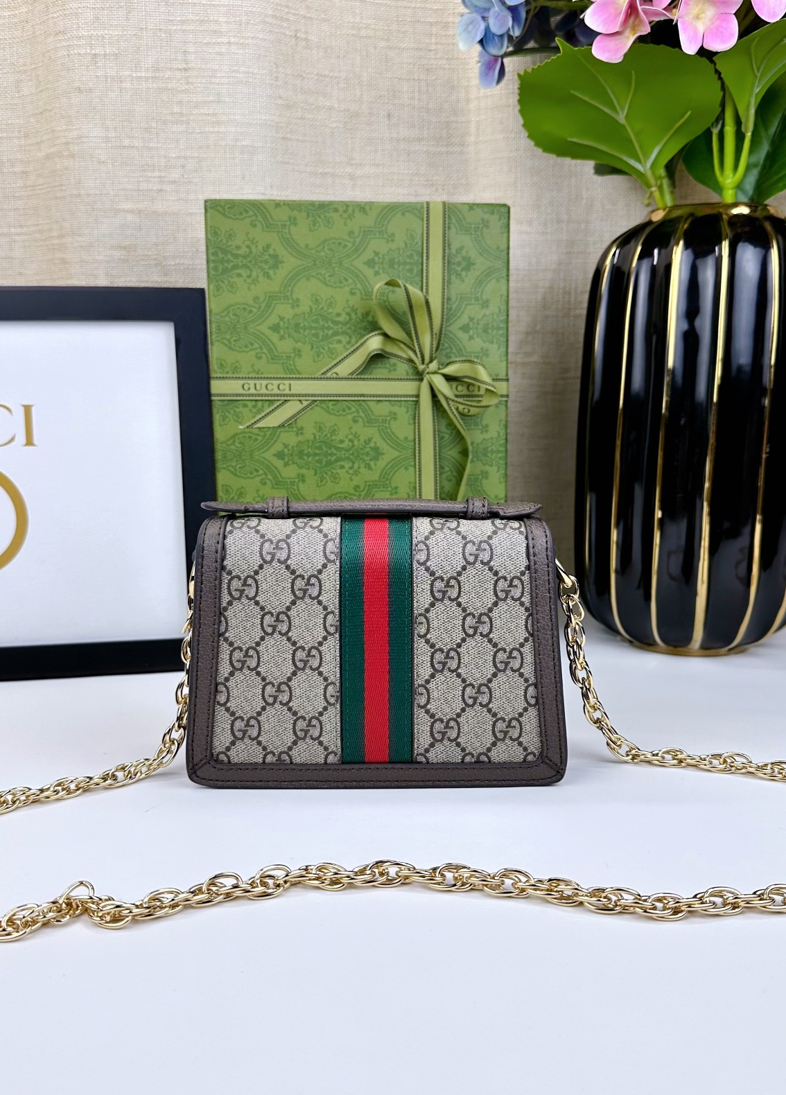 Supreme Ophidiaミニ肩背包 - 30年代インスパイアのデザイン