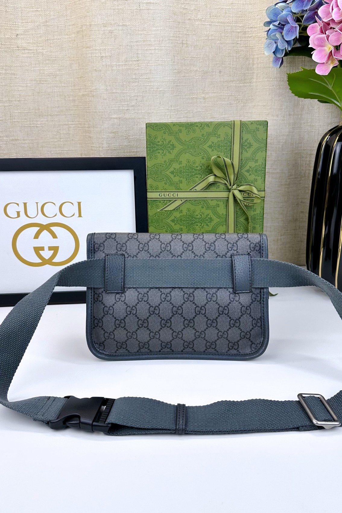 Gucci Ophidia GG小号腰包 - 現代的なデザインと伝統の融合