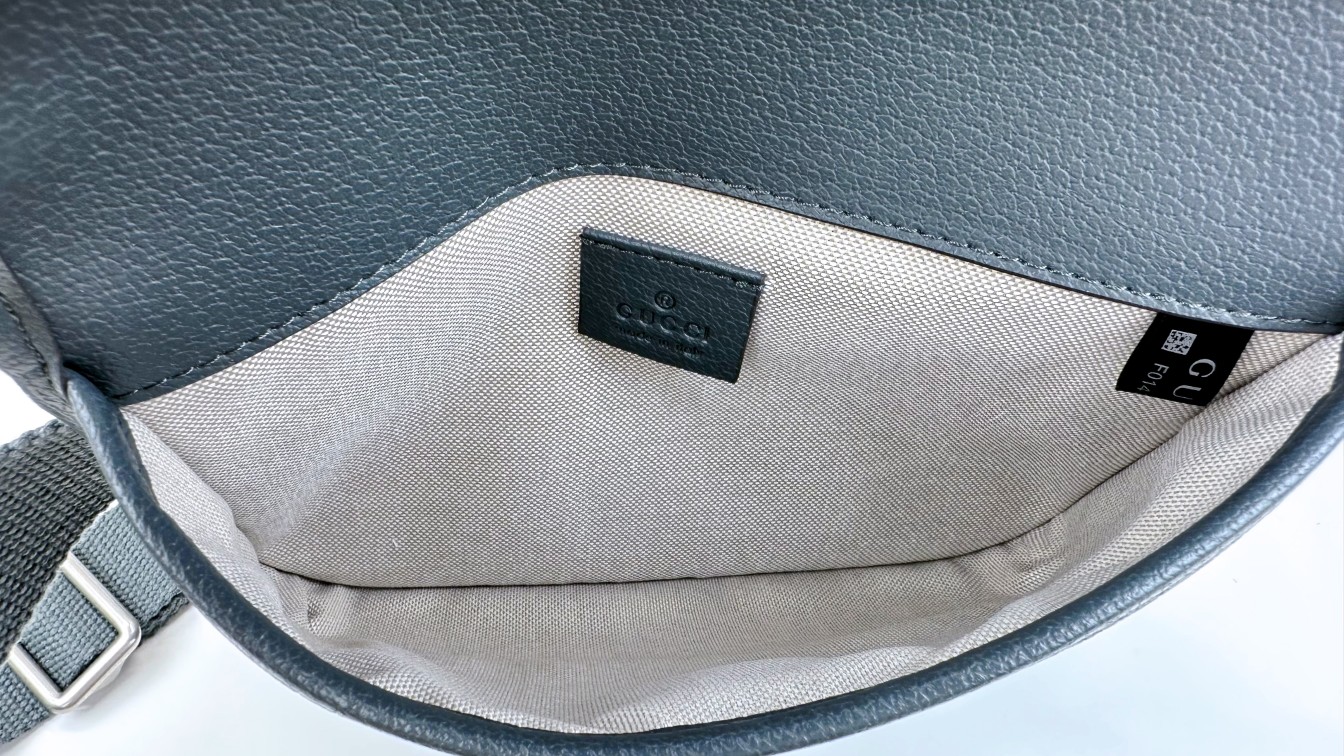 Gucci Ophidia GG小号腰包 - 現代的なデザインと伝統の融合