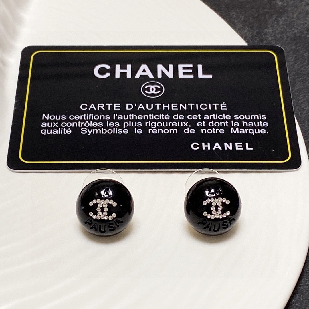 香奶奶Chanel微镶钻耳钉新品双C