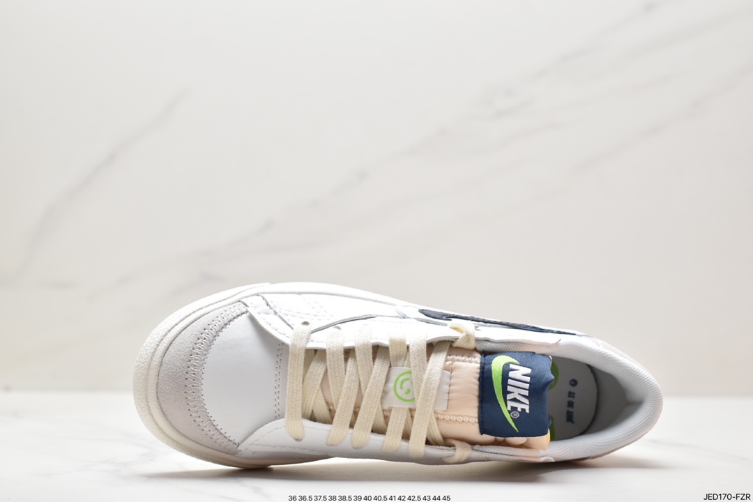150 Nike Blazer Low '77 SE百搭单品 全新焕新升级经典 Blazer 鞋款，大号 Swoosh 突出新时代更加张扬的潮流感，对经典的又一次改良升级。大号 Swoosh 设计结合宽大鞋带，符合当下潮流意趣，橡胶外底融入凸起人字形底纹增添几分户外感觉 货号：DO9777-001 尺码：36 36.5 37.5 38 38.5 39 40 40.5 41 42 42.5 43 44 45 ID:JED170-FZR
