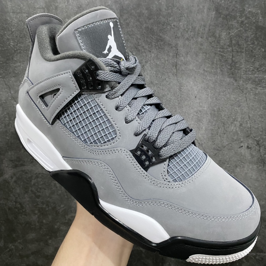 图片[3]-【LJR版】Air Jordan AJ4 Cool Grey酷灰 老鼠灰308497-007圈内公认最强四代 全套原纸板楦头开发 原厂皮料 完美版型 一比一鞋头弧度高度鞋身弧度 数据细节工艺流程均保持原鞋一致 原厂TPU网格鞋带扣 正确内里网布 菱角分明不变形无多余毛边 柔软性质感一致于原鞋 市场唯一原厂鞋扣模具 背面可见隐藏注塑口 原厂织唛标 原厂飞人电绣工艺 尾指中部跳三针 独家绑鞋带手法 印刷中底布 四线拉帮 米色美纹纸贴合固定 进口港宝加持 后跟自然饱满 全鞋荧光划线卡点 追求极致完美 每一双都是工艺品 多重QC质检 超越公司货的品控标准 实实在在的免检产品 尺码：40.5 41 42 42.5 43 44 44.5 45 46 47.5-莆田鞋批发中心