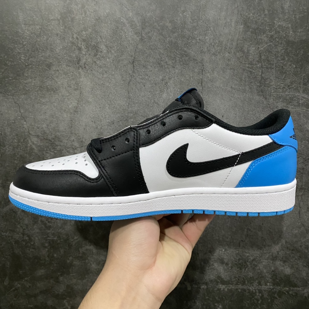 图片[2]-【莞产小纯原】Air Jordan AJ1 Low 低帮 黑白蓝CZ0790-104全新流水线出品 原鞋原楦原纸板开发 全鞋电脑针车 原厂内置全掌气垫 原盒内在原标 唯一Zp原版鞋带绑法 免检产品 全新2022版型 全头层皮料 完美零毛边处理 原厂配置全掌气垫SIZE：36 36.5 37.5 38 38.5 39 40 40.5 41 42 42.5 43 44 44.5 45 46-莆田鞋批发中心