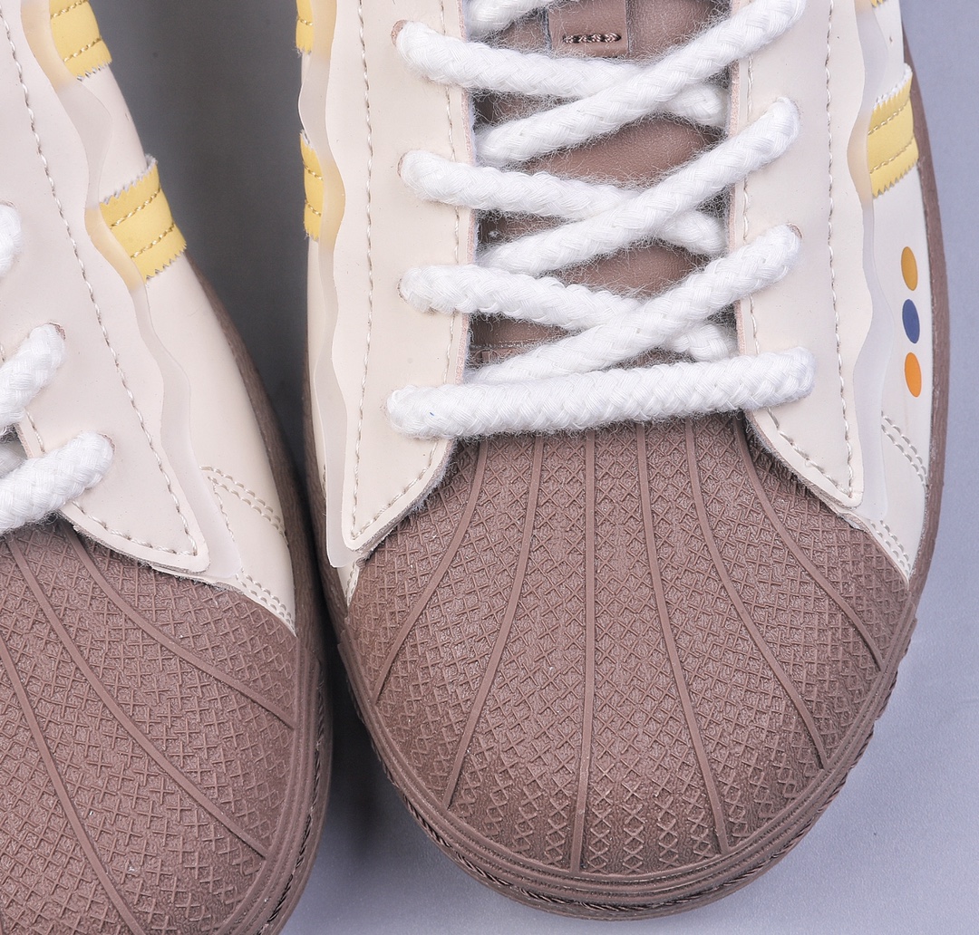 Adidas Originals Superstar uses new top layer stitching leather material GW4440