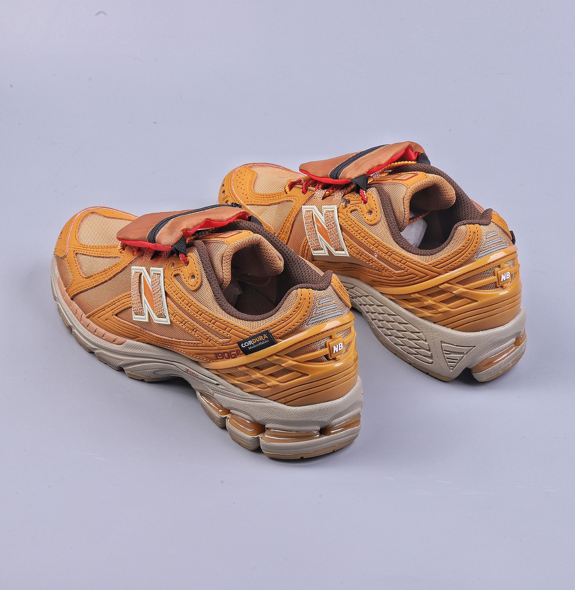 260 New Balance 1906系列复古老爹风休闲运动慢跑鞋 M1906ROB