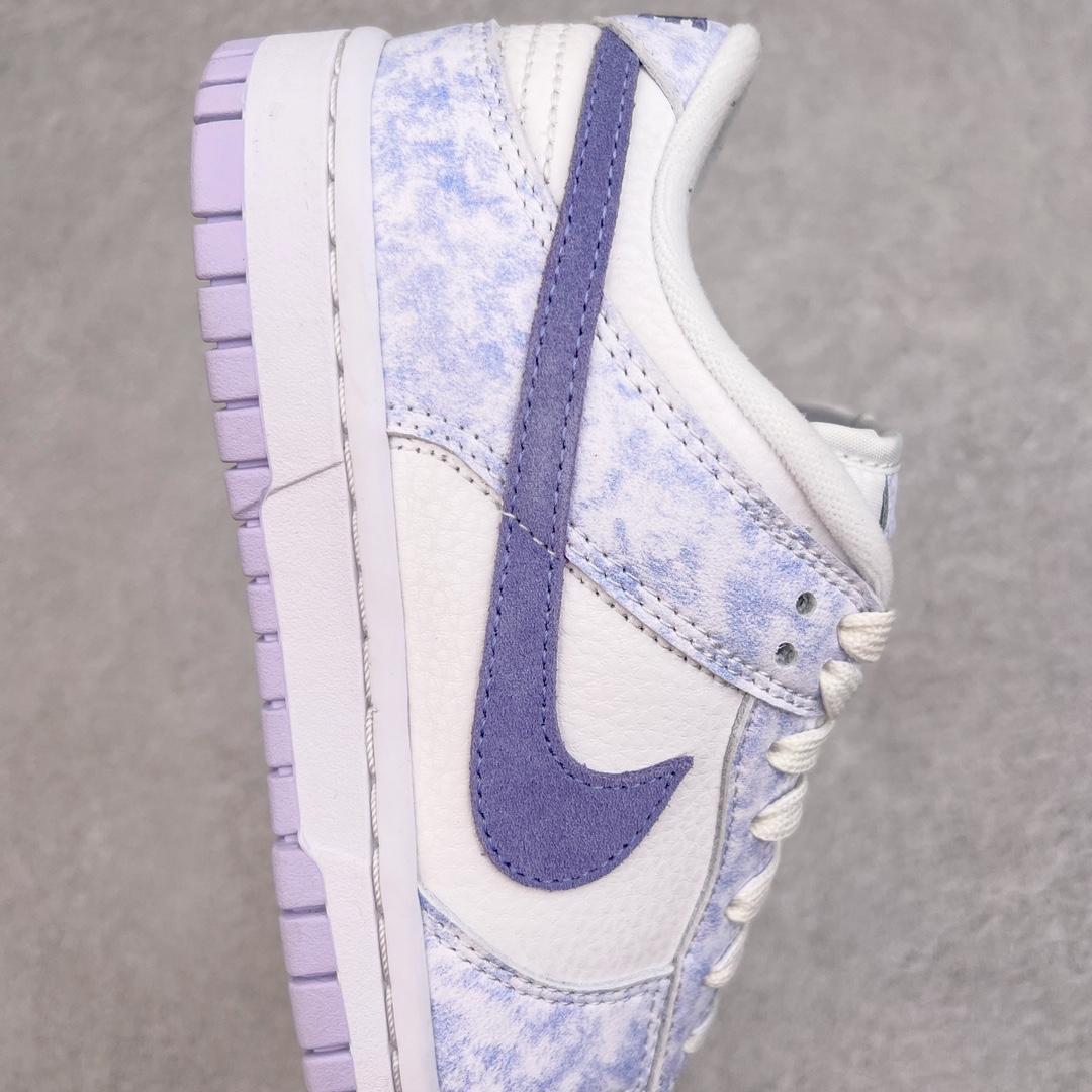 图片[6]-零售💰180 ＃KZ神版福利回馈‼NK Dunk Low Purple Pulse 紫色扎染 DM9467-500 毫无疑问市场中端王者 全码福利开炸 长期补货价格一步到位 毫无疑问市场中端王者 实力大厂出品 新配色陆续开发 利润个位数只为口碑 全套原纸板楦头开发 确保原汁原味 完美呈现DUNK版型 一比一鞋头弧度高度鞋身弧度 此版本只针对中端市场 皮料材质有所更替 其他数据细节工艺流程均保持一致 绝不口嗨 细节品控鞋型随意对比 独家私模官方第六代原厂航空铝磨具打磨大底 鞋头坡度极致还原 无解鞋型 原盒原配 圈内天花板工艺 原厂玻璃冲刀 超高清洁度 全鞋零毛边皮料切割 原厂中底布点胶 中底布拉帮走线遵循公司 SIZE：36 36.5 37.5 38 38.5 39 40 40.5 41 42 42.5 43 44 44.5 45 46 47.5 编码：by1936080-运动鞋