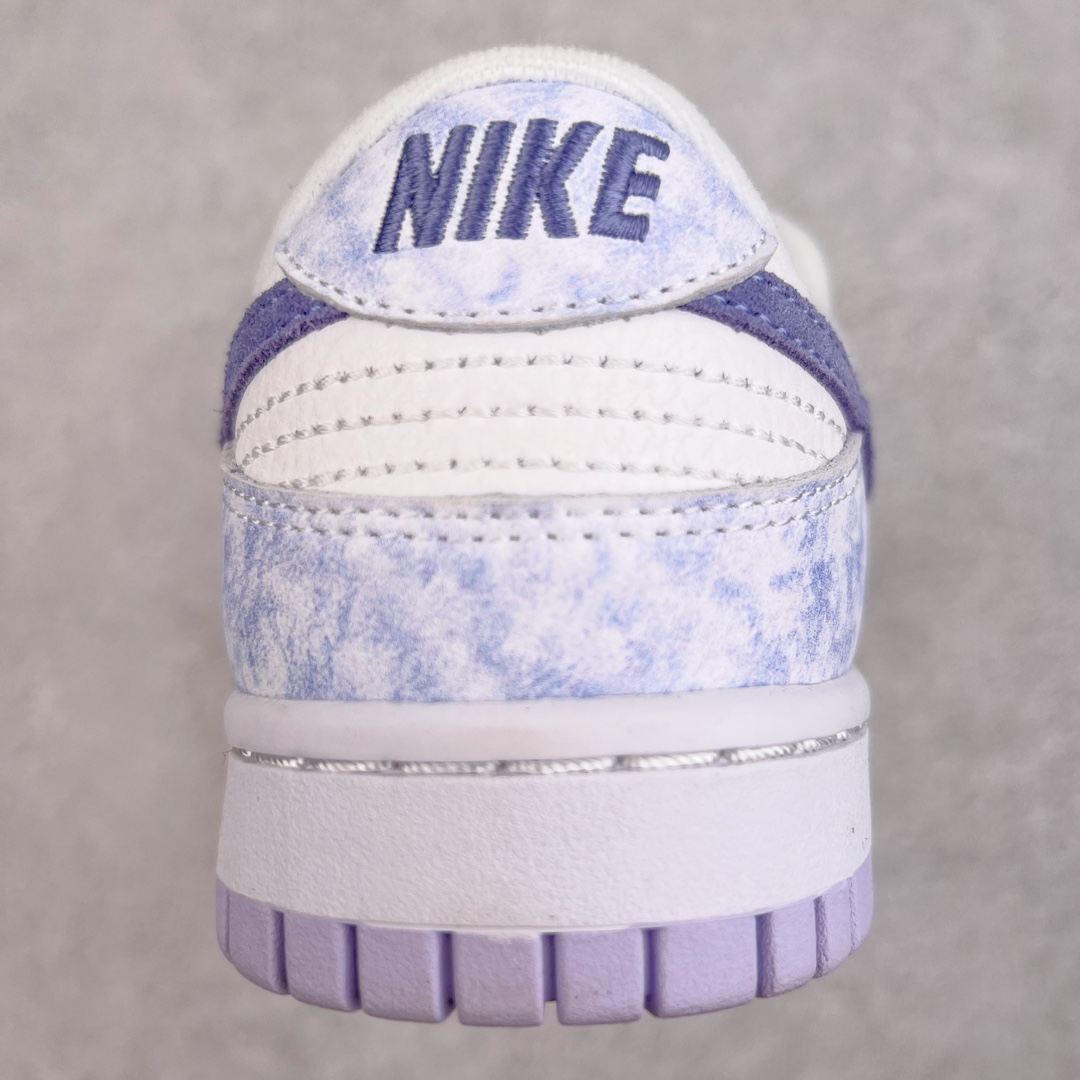 图片[8]-零售💰180 ＃KZ神版福利回馈‼NK Dunk Low Purple Pulse 紫色扎染 DM9467-500 毫无疑问市场中端王者 全码福利开炸 长期补货价格一步到位 毫无疑问市场中端王者 实力大厂出品 新配色陆续开发 利润个位数只为口碑 全套原纸板楦头开发 确保原汁原味 完美呈现DUNK版型 一比一鞋头弧度高度鞋身弧度 此版本只针对中端市场 皮料材质有所更替 其他数据细节工艺流程均保持一致 绝不口嗨 细节品控鞋型随意对比 独家私模官方第六代原厂航空铝磨具打磨大底 鞋头坡度极致还原 无解鞋型 原盒原配 圈内天花板工艺 原厂玻璃冲刀 超高清洁度 全鞋零毛边皮料切割 原厂中底布点胶 中底布拉帮走线遵循公司 SIZE：36 36.5 37.5 38 38.5 39 40 40.5 41 42 42.5 43 44 44.5 45 46 47.5 编码：by1936080-运动鞋