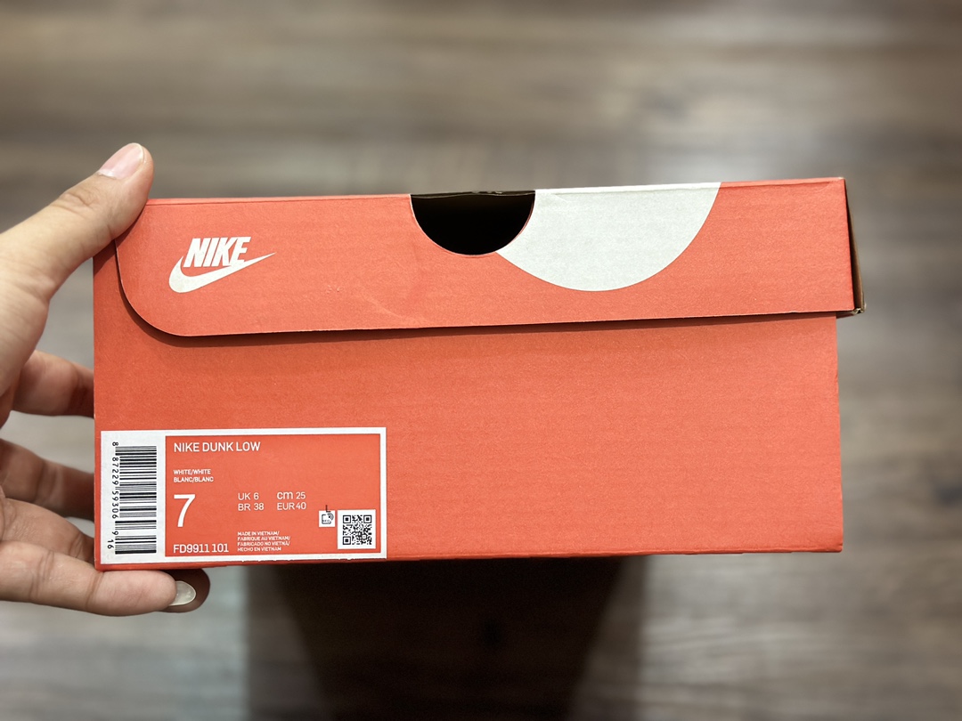 220 NIKE SB Dunk Low 低帮休闲运动鞋 FD9911-101