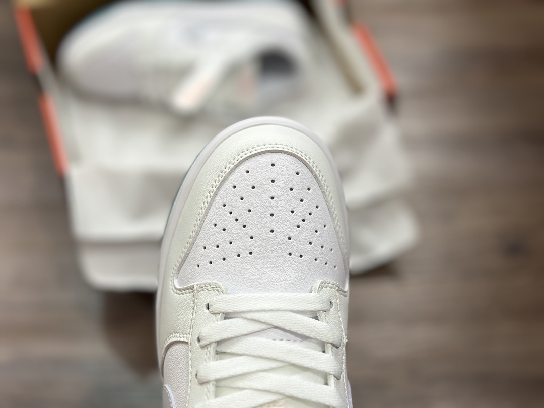 220 NIKE SB Dunk Low 低帮休闲运动鞋 FD9911-101