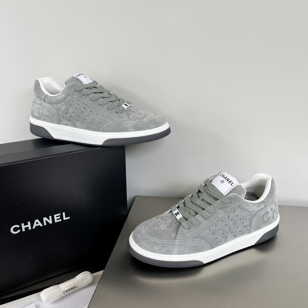 Precio real Chanel/Chanel Los nuevos zapatos deportivos casuales de cuero para hombre de Chanel están hechos de piel de…