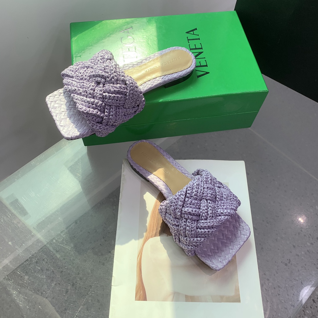 Bottega Veneta Hand-Woven Flat Shoes: Comfortable, Stylish, and Expensive - 图片 6