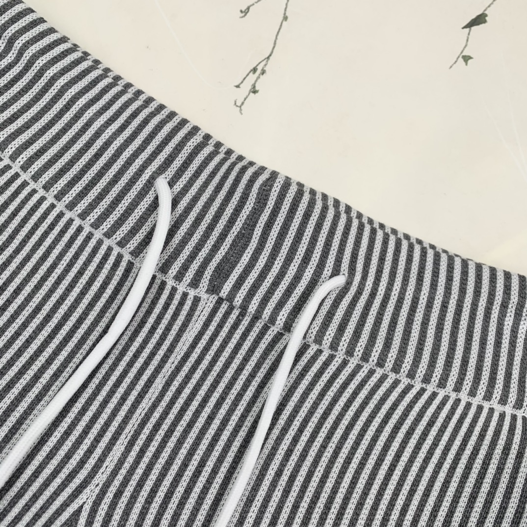 Innovative 2024SS Knit Shorts: Custom Muscular Knitting, Floral Patterns, Strong Ropes. - 图片 3