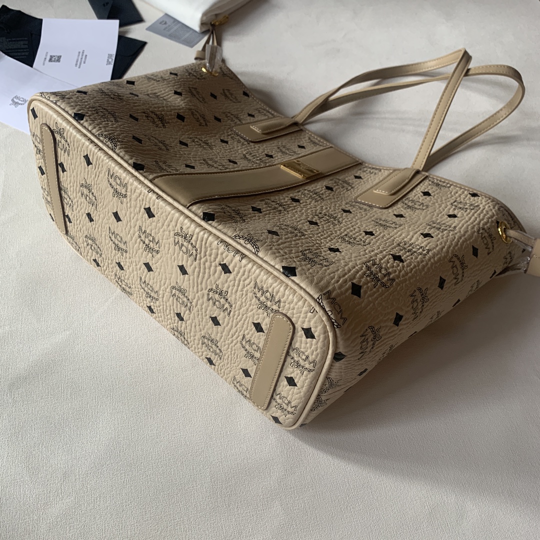 Miu Miu 中号 ［ ］