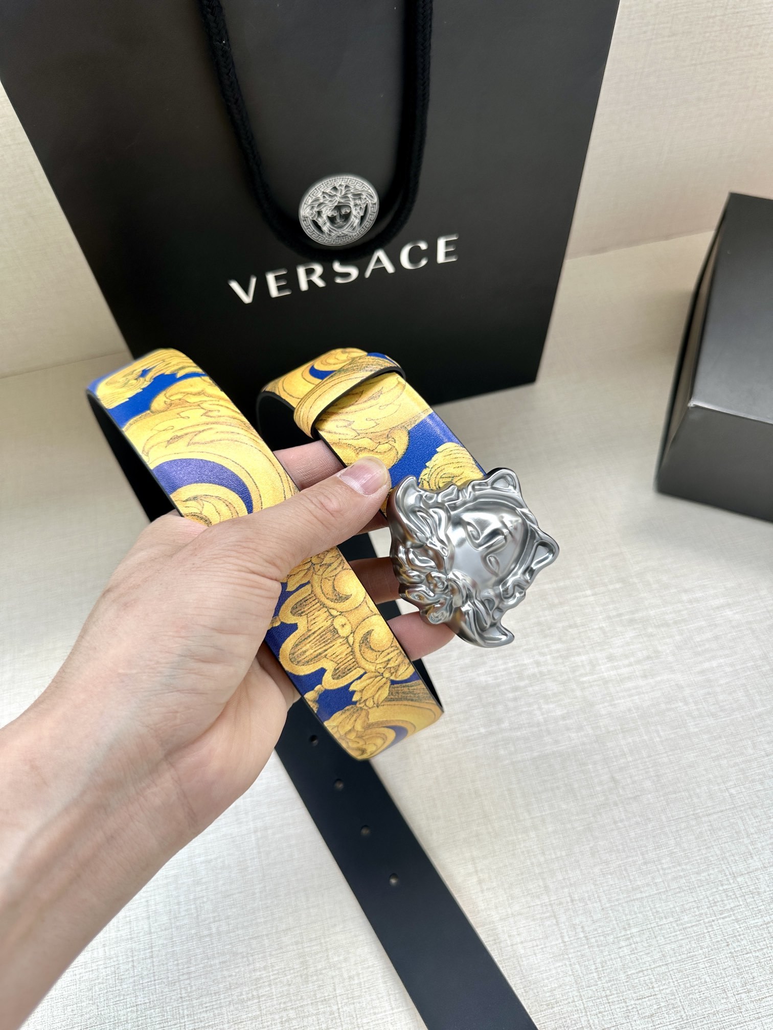宽度3.8cmVERSACE此款双面